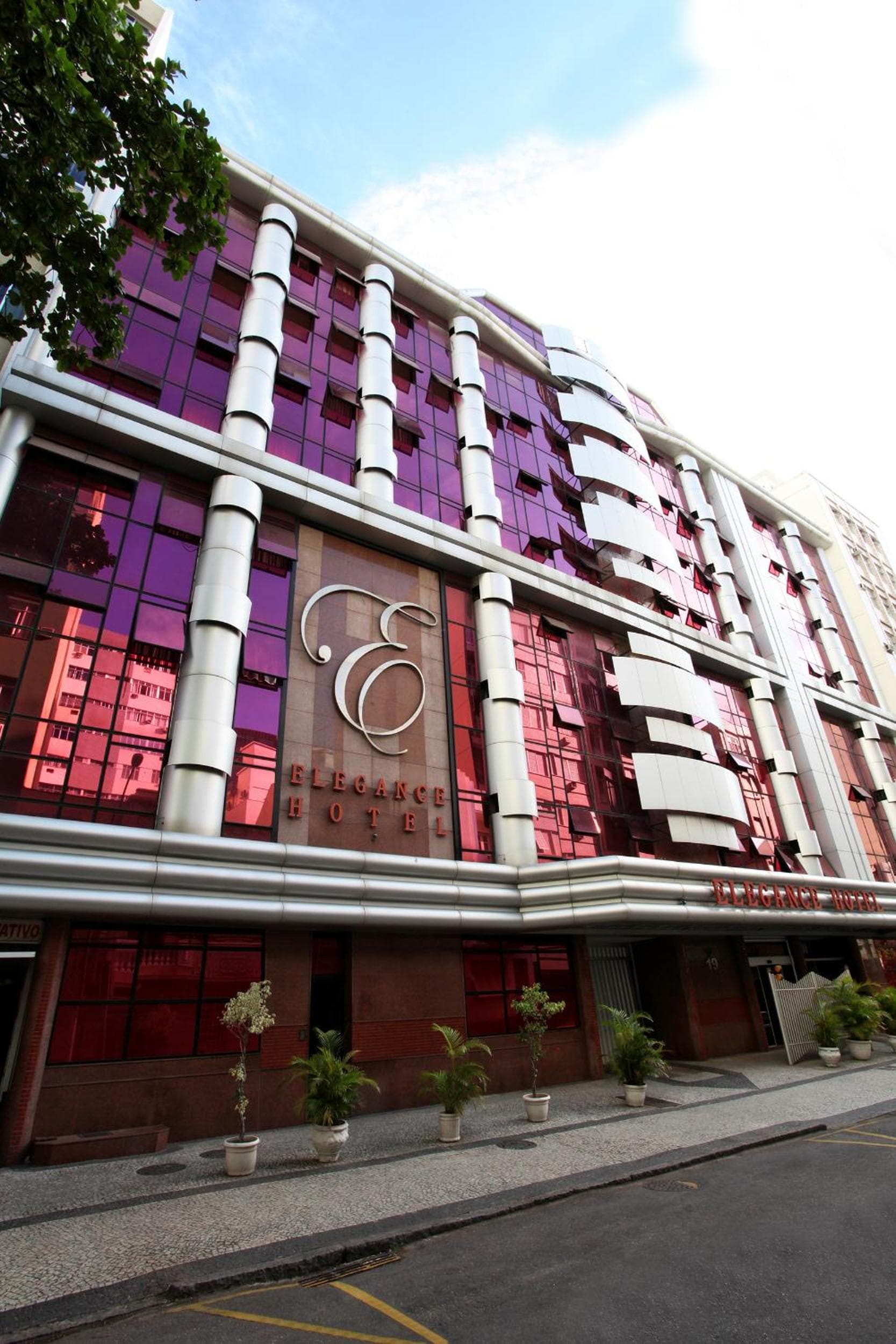 Elegance Praia Hotel: building