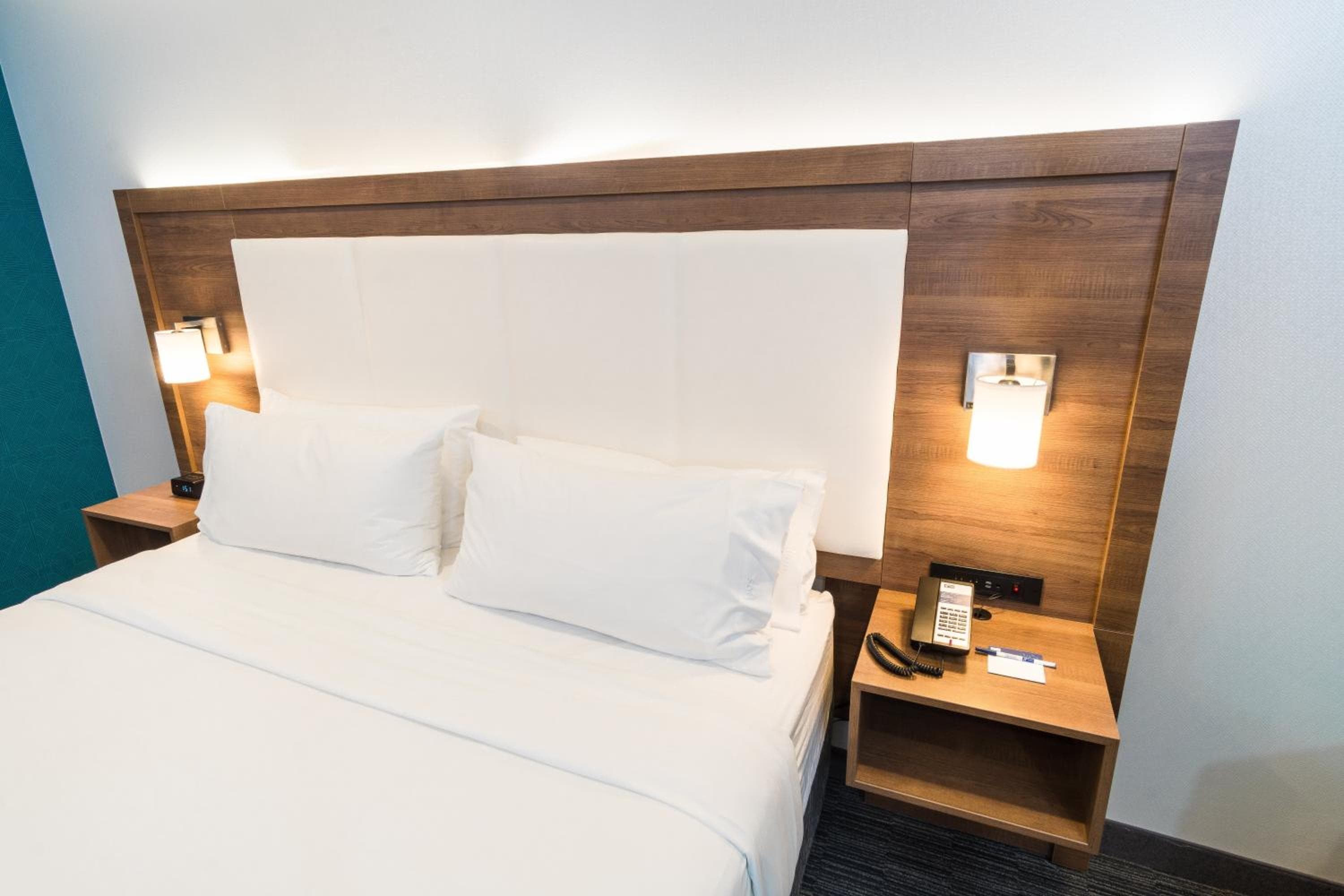 Holiday Inn Express Hollywood Walk of Fame by IHG
