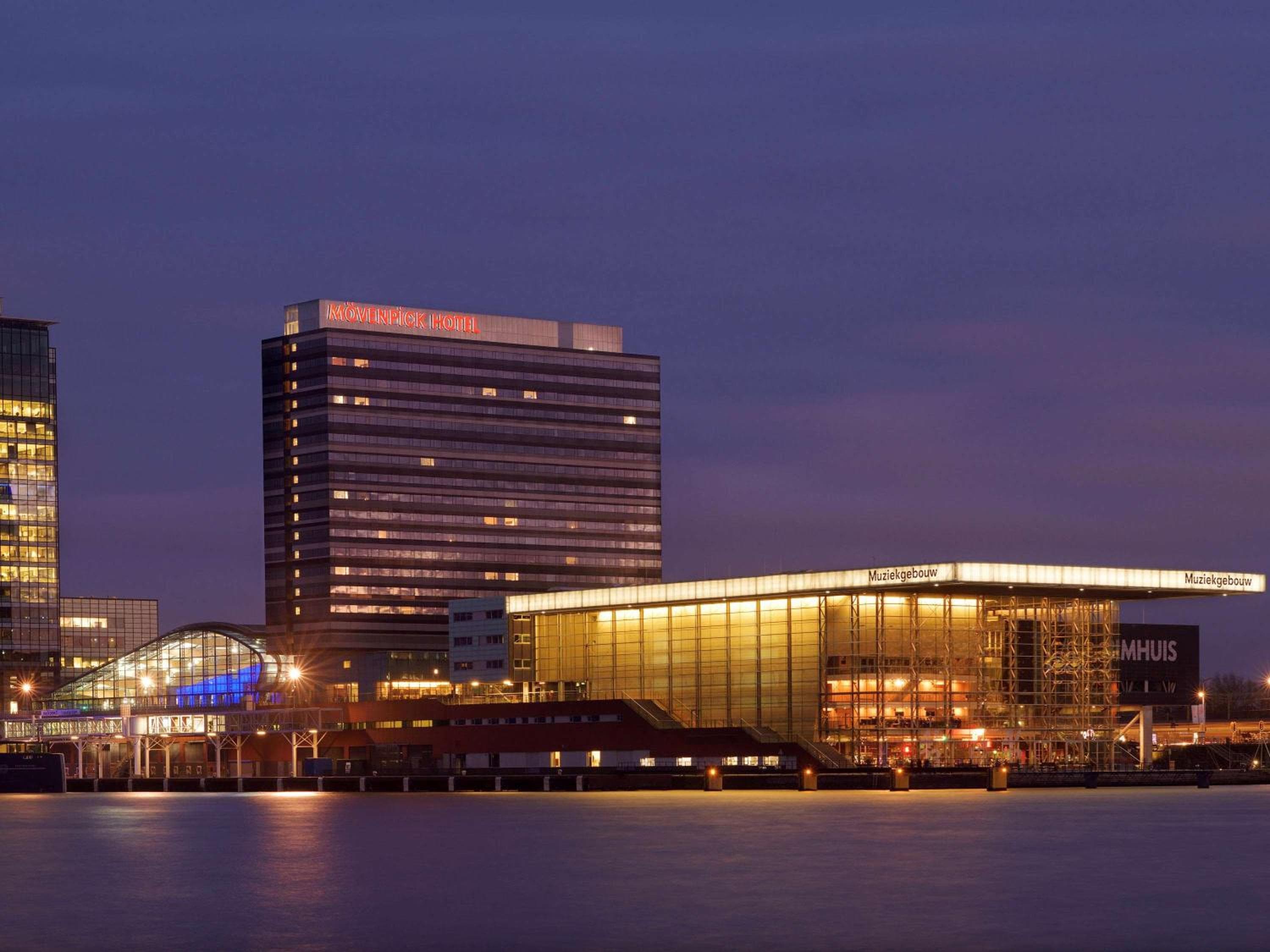 Mövenpick Hotel Amsterdam City Centre: building