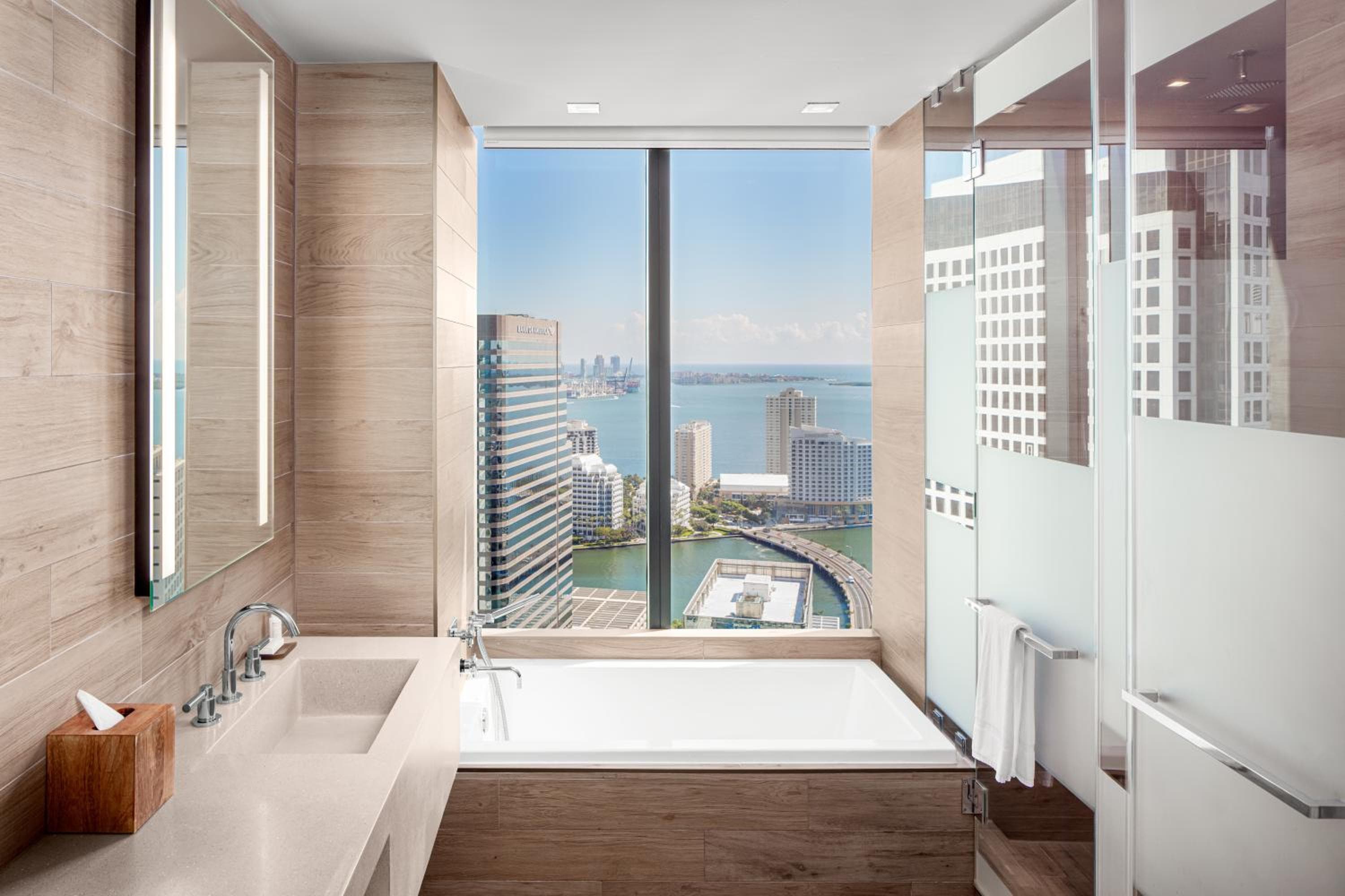 EAST Miami: bathroom