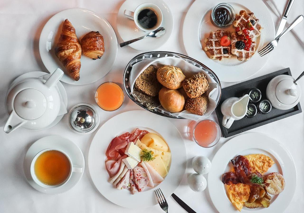 Millennium Hotel and Conference Centre Gloucester London: dining