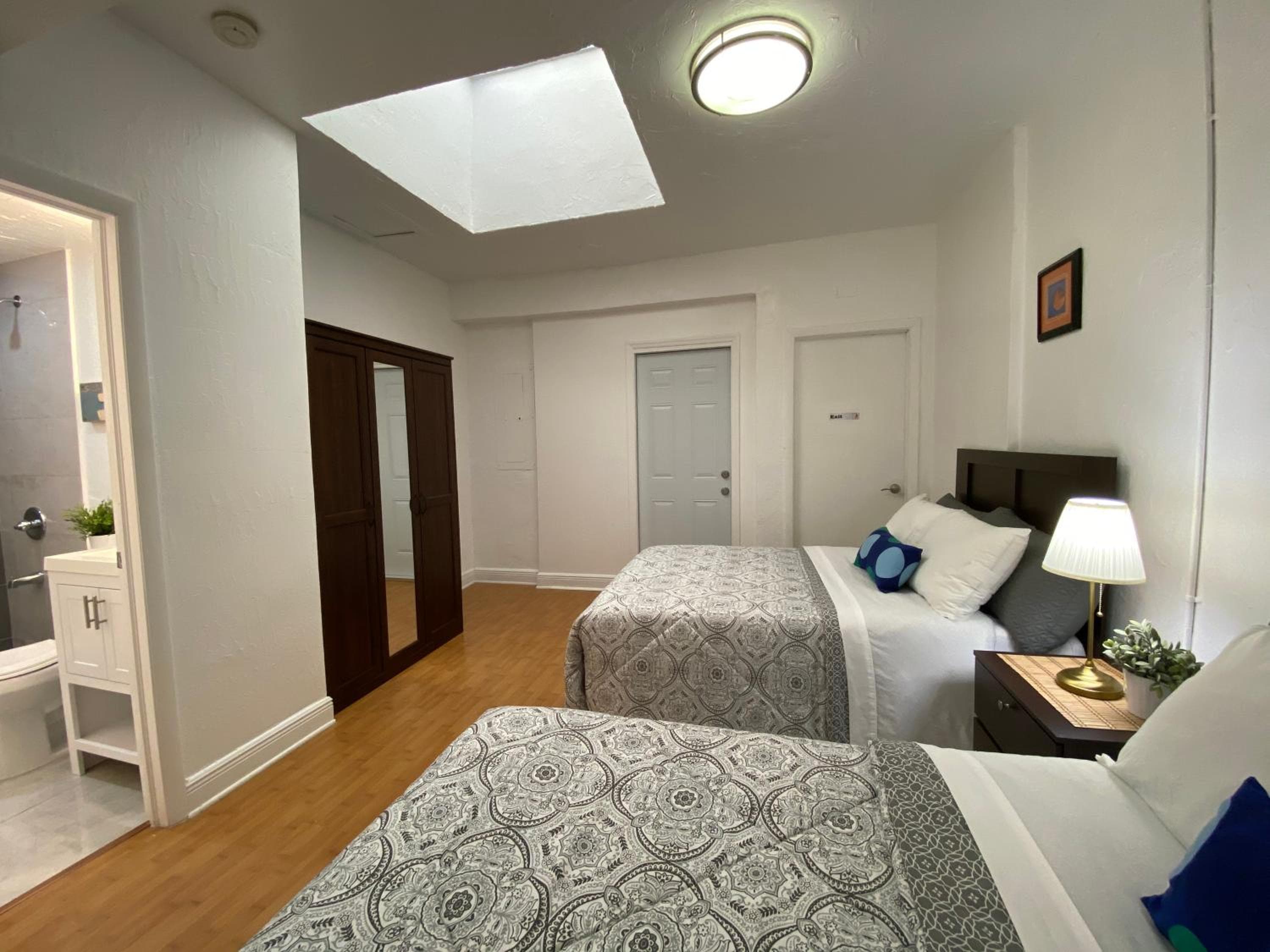 Miami Beach Rooms B&B: hotel room