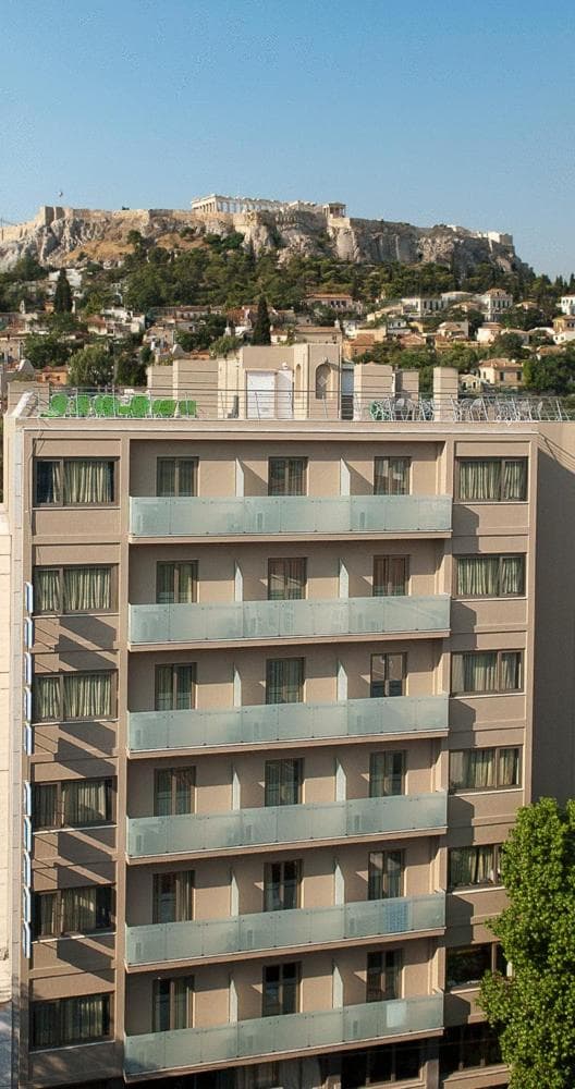 Plaka Hotel: building