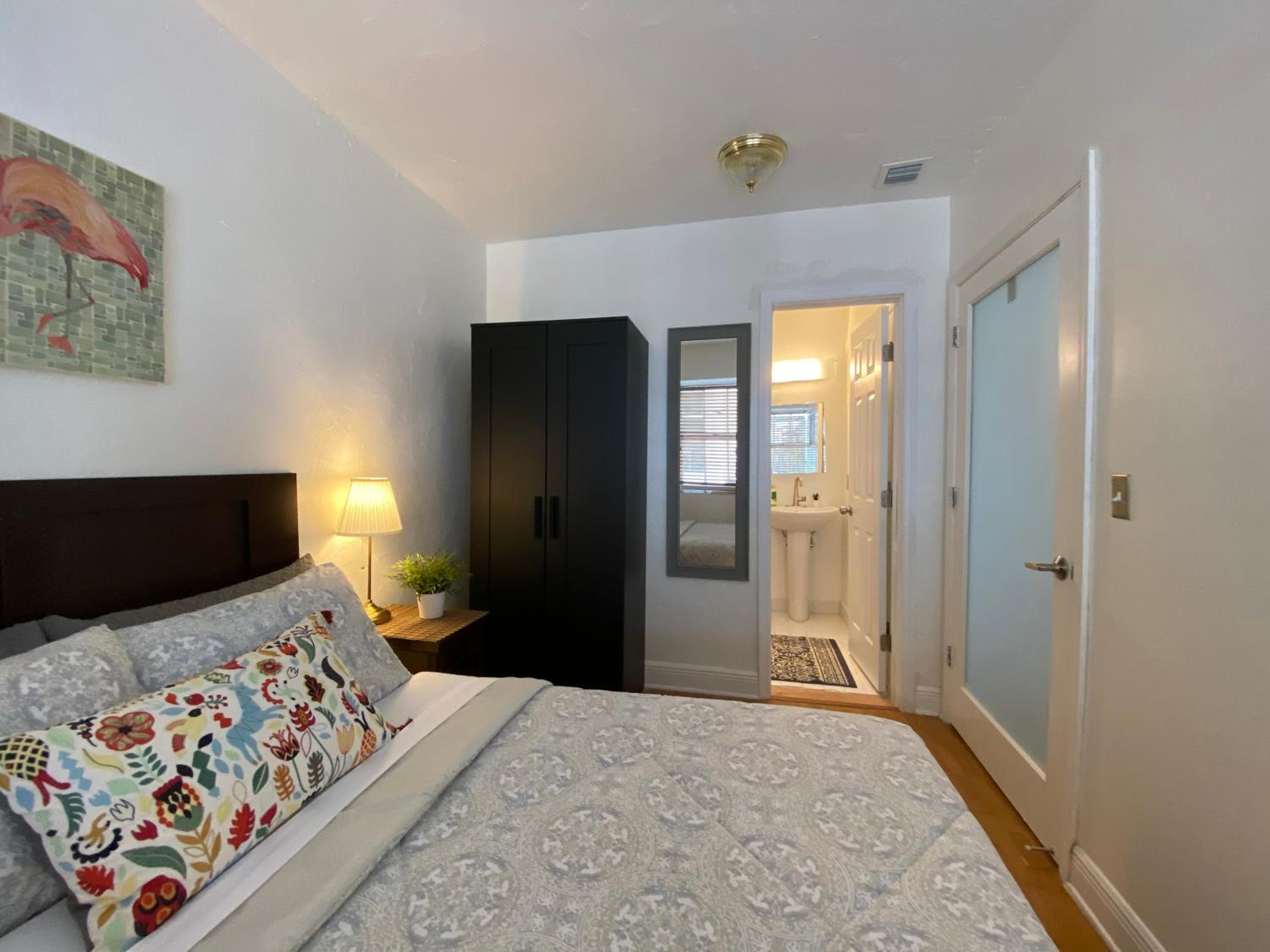 Miami Beach Rooms B&B: hotel room