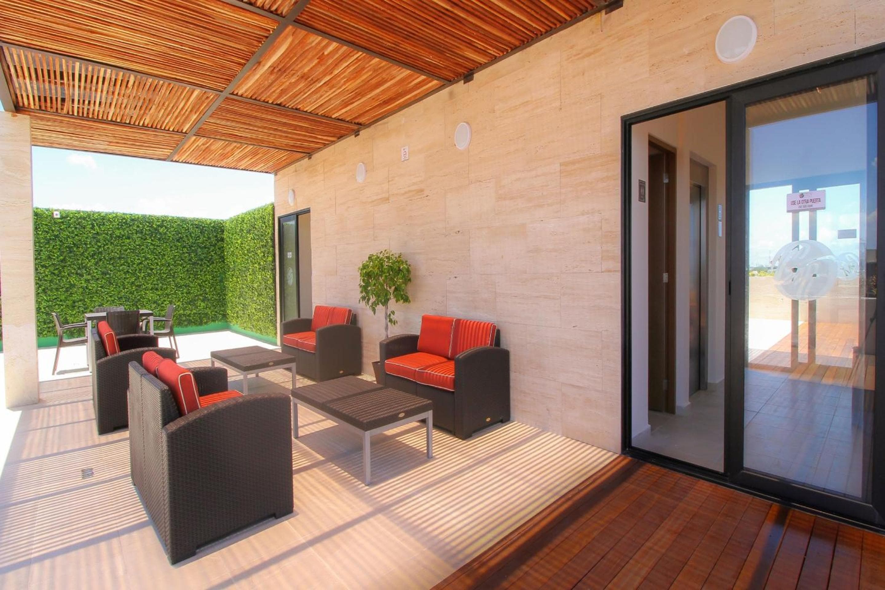 Grand Fifty Suites