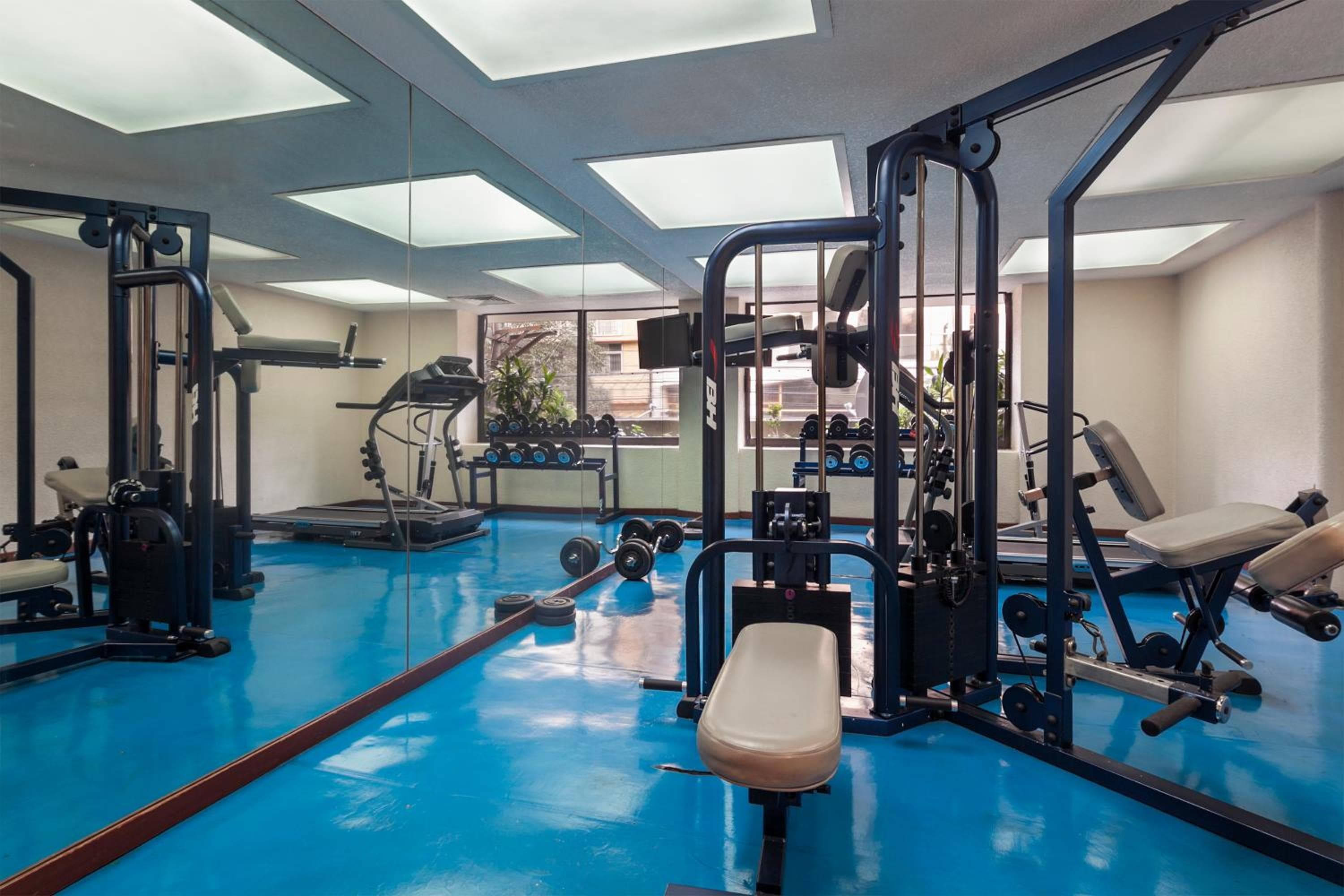 Exe Suites San Marino: activities & amenities