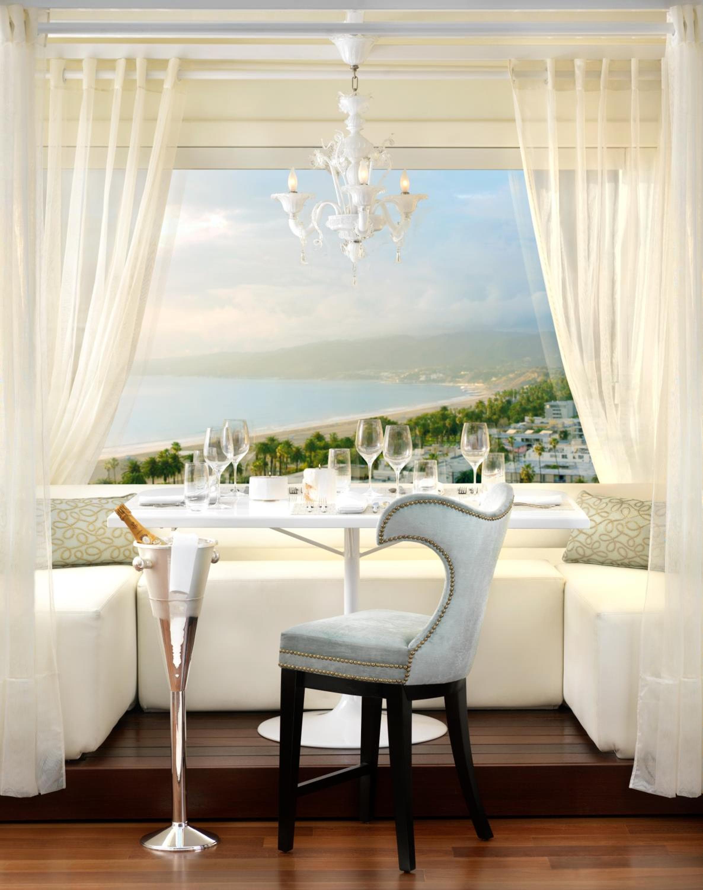 Huntley Santa Monica Beach: dining