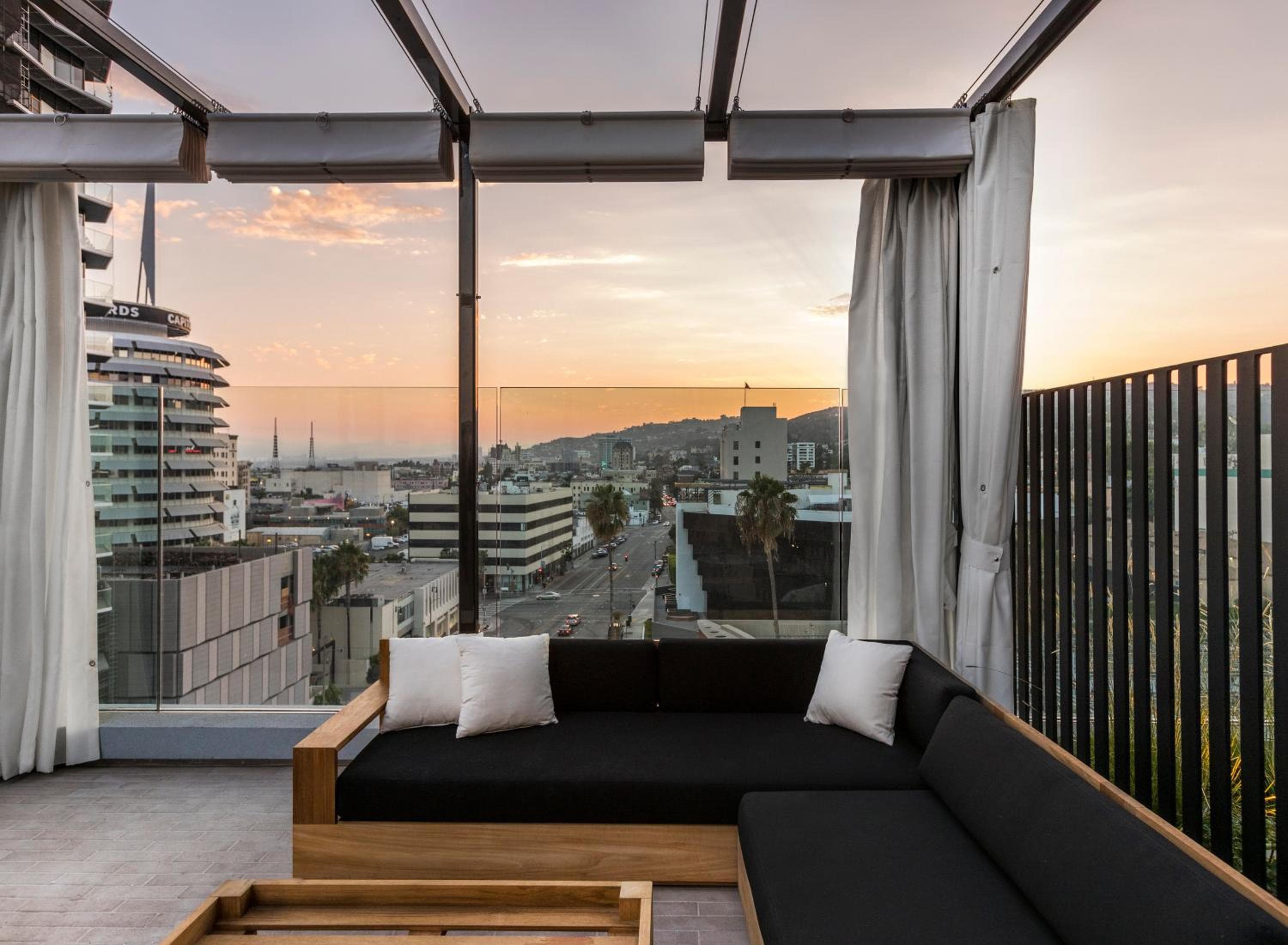 Kimpton Everly Hotel Hollywood by IHG: balance & terrace