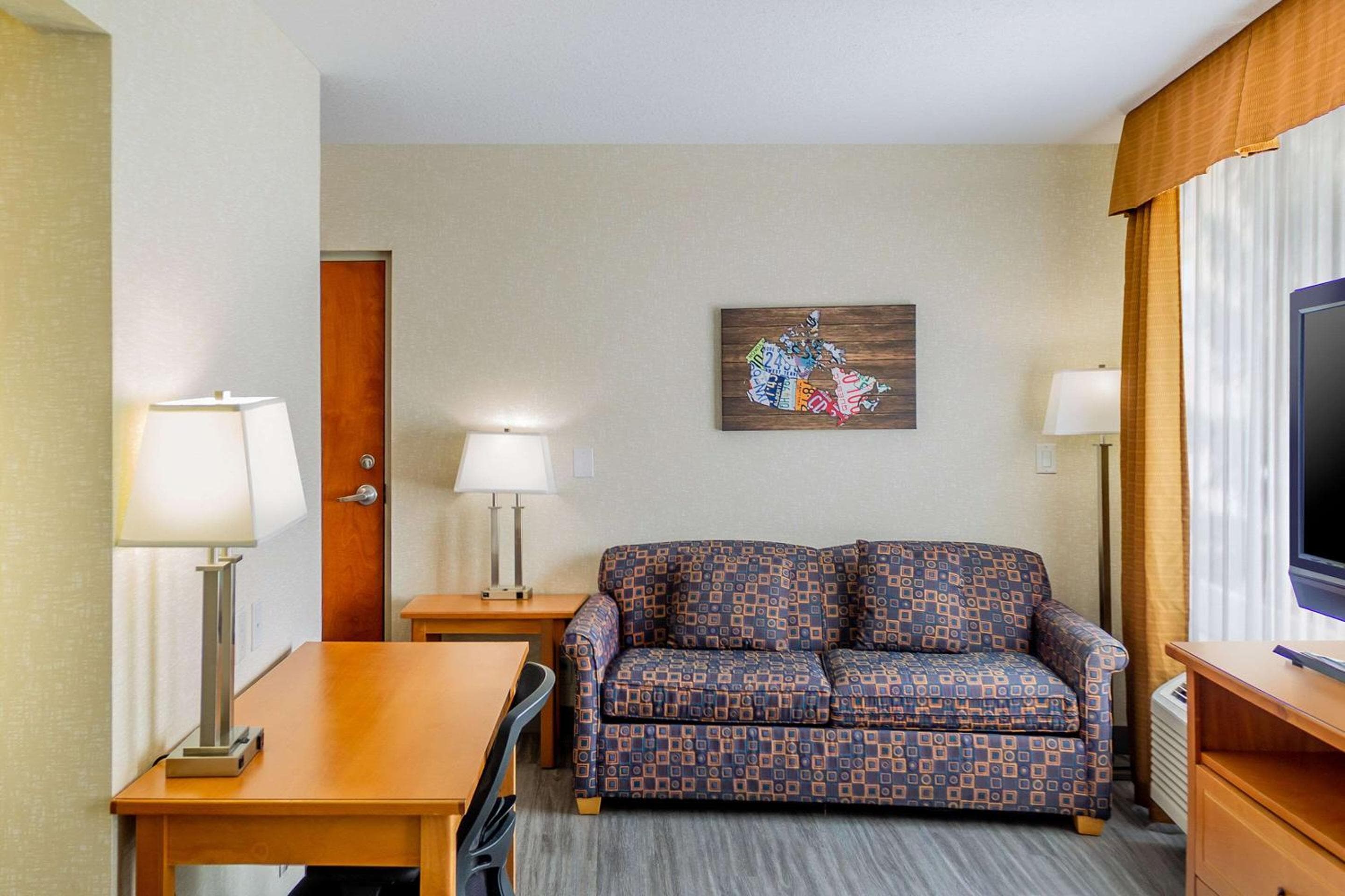 Econo Lodge Inn & Suites Calgary - University