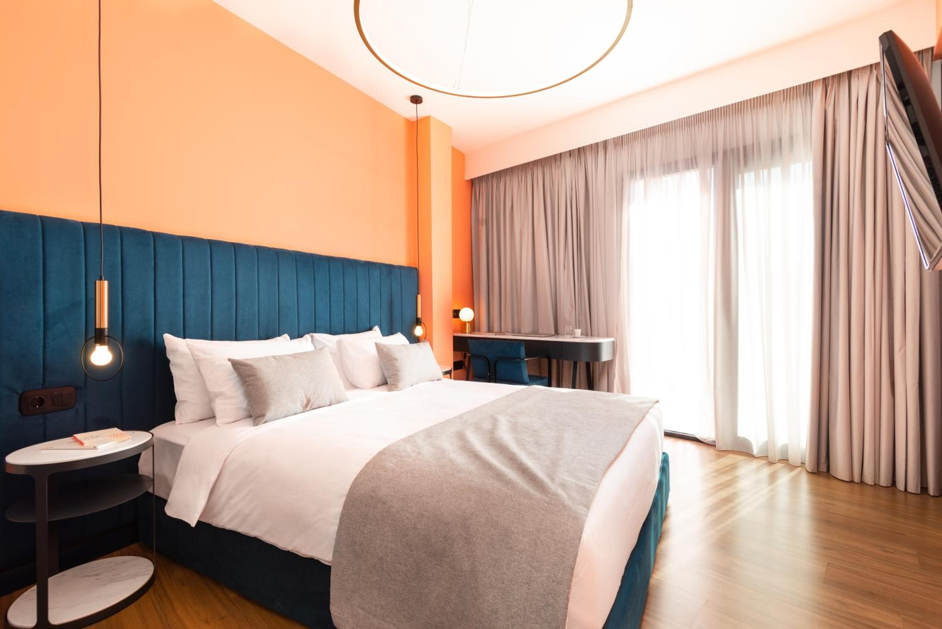 COLORS Hotel Athens: bedroom
