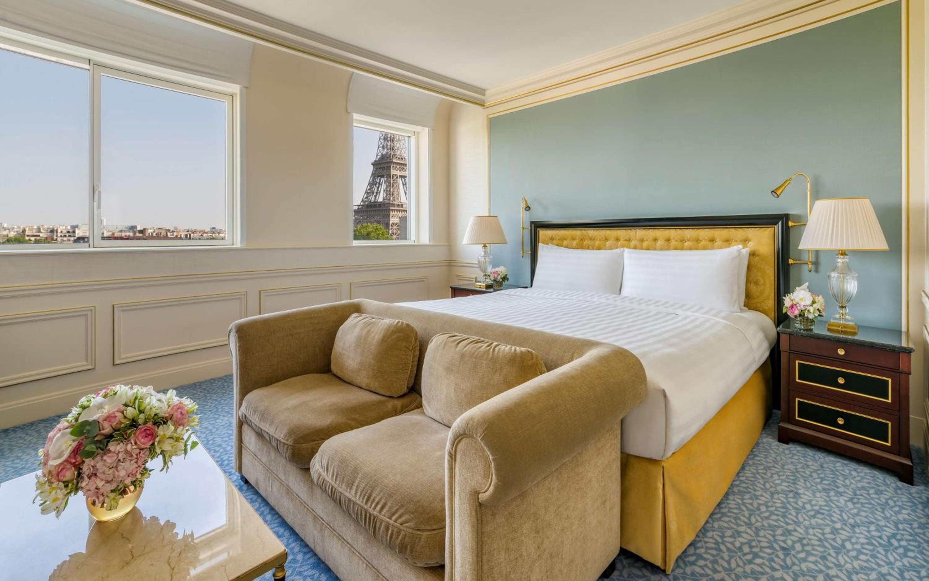 Shangri-La Paris: hotel room
