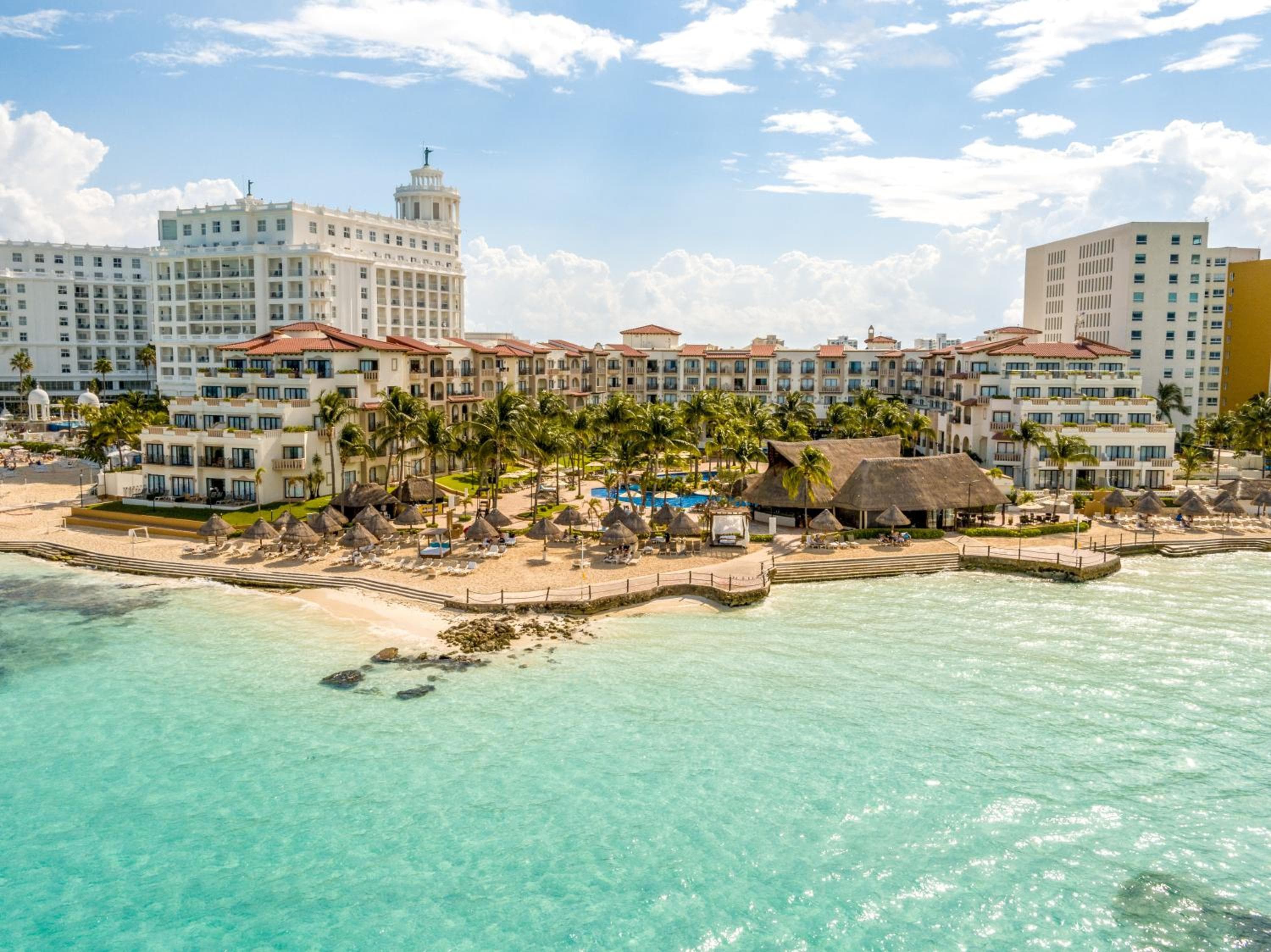 Fiesta Americana Cancun Villas: building