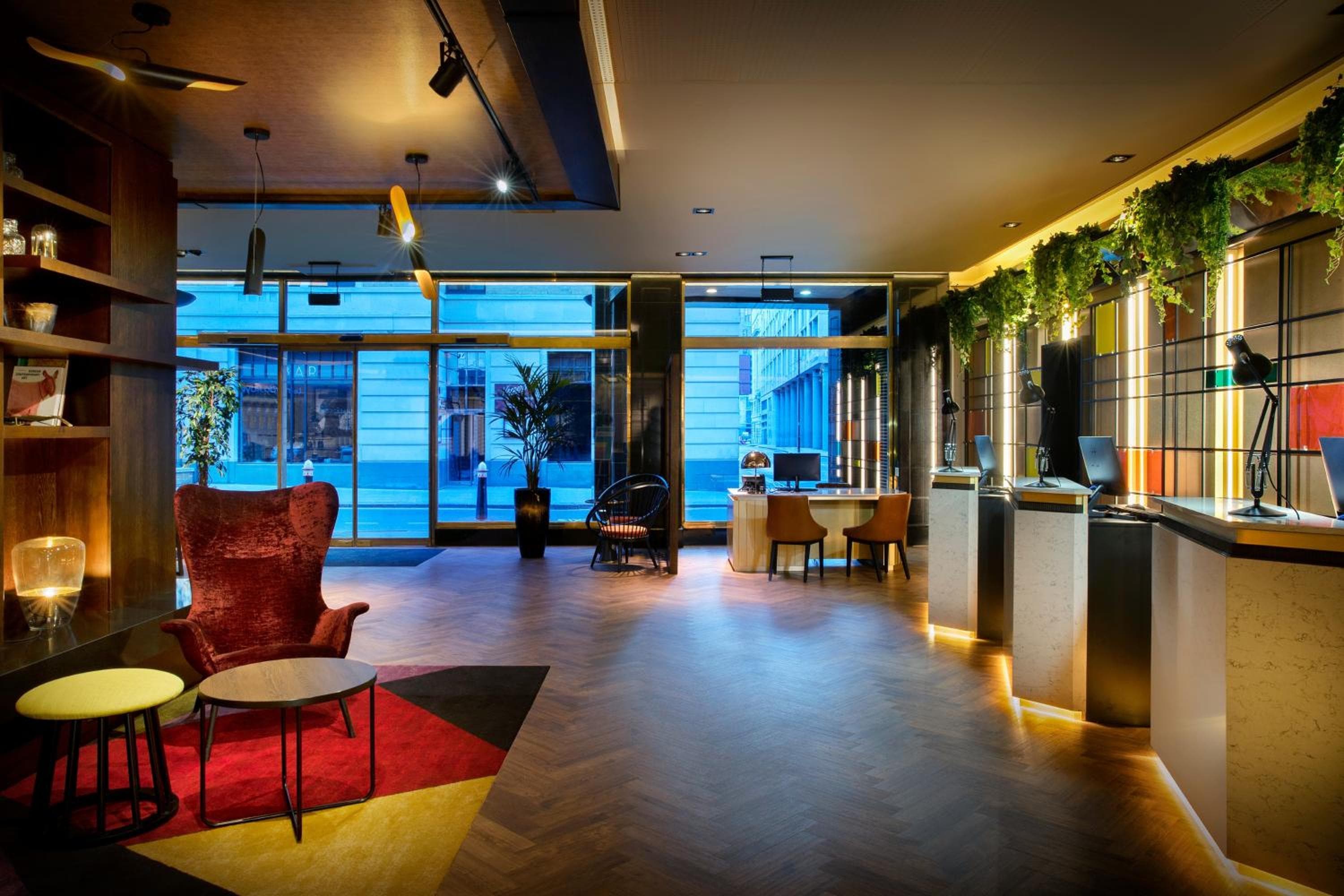 Leonardo Royal Hotel London City - Tower of London: hotel reception