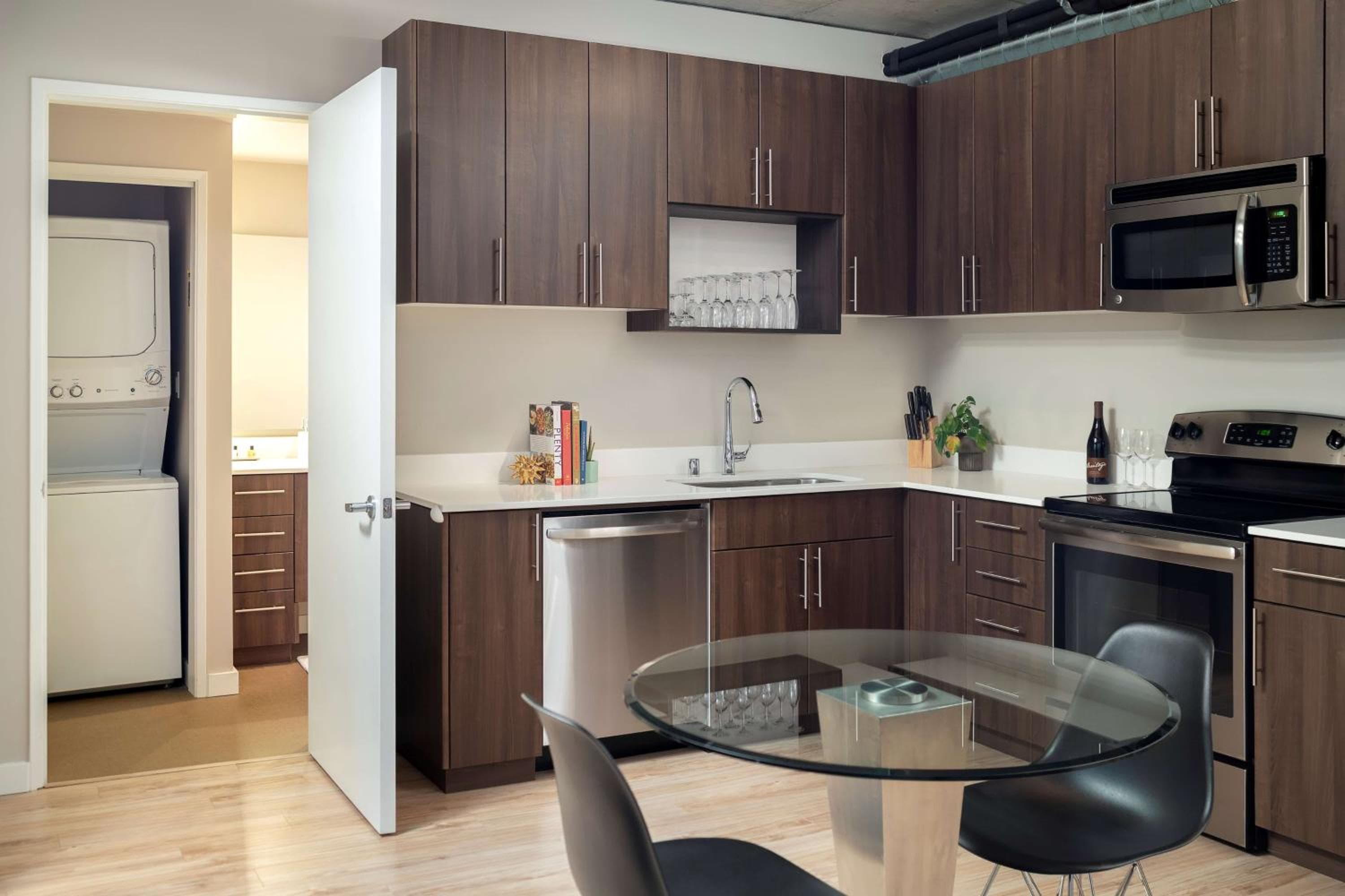 Thompson Seattle, by Hyatt: kitchen