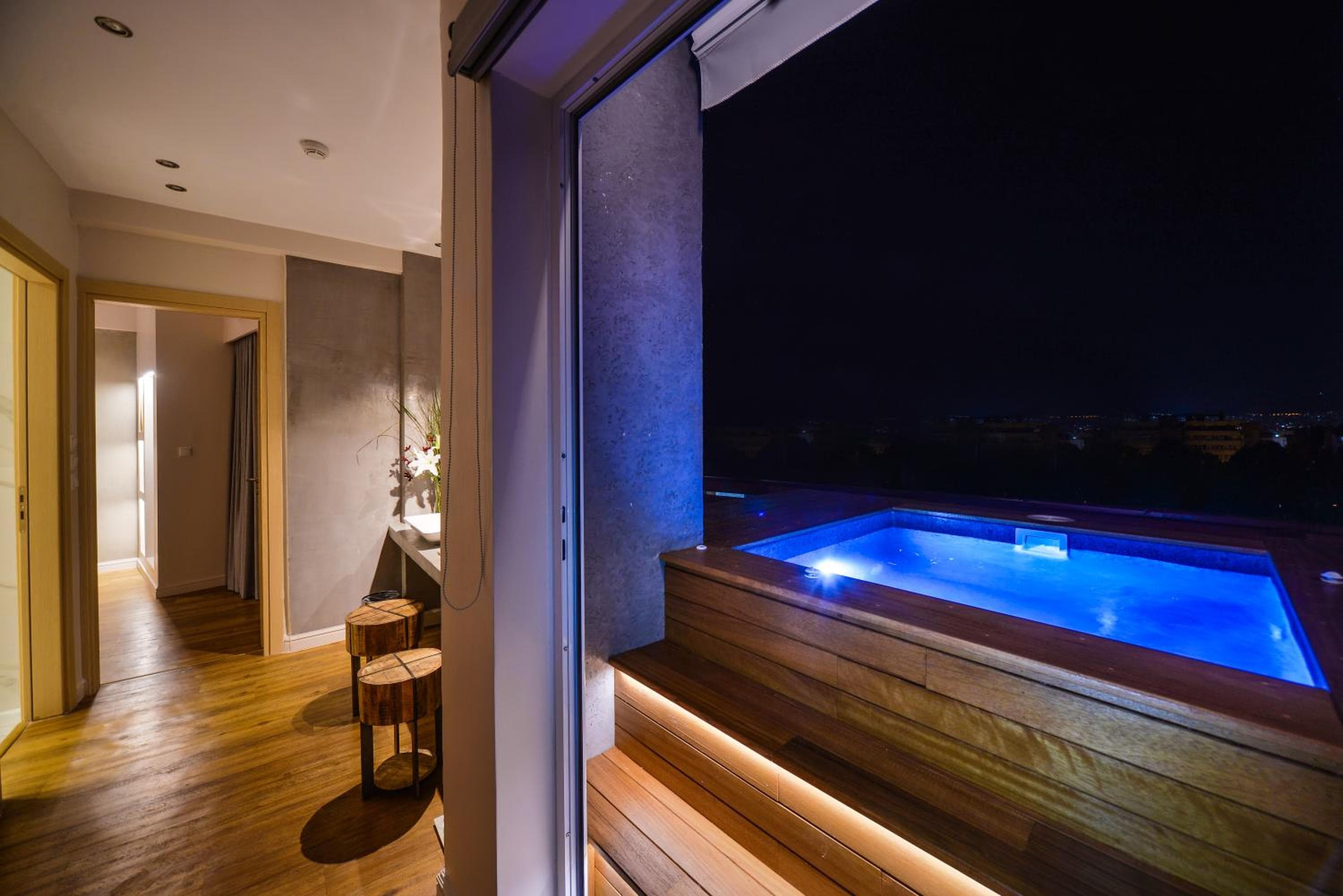 A.P. Acropolis View Apartments: balance & terrace