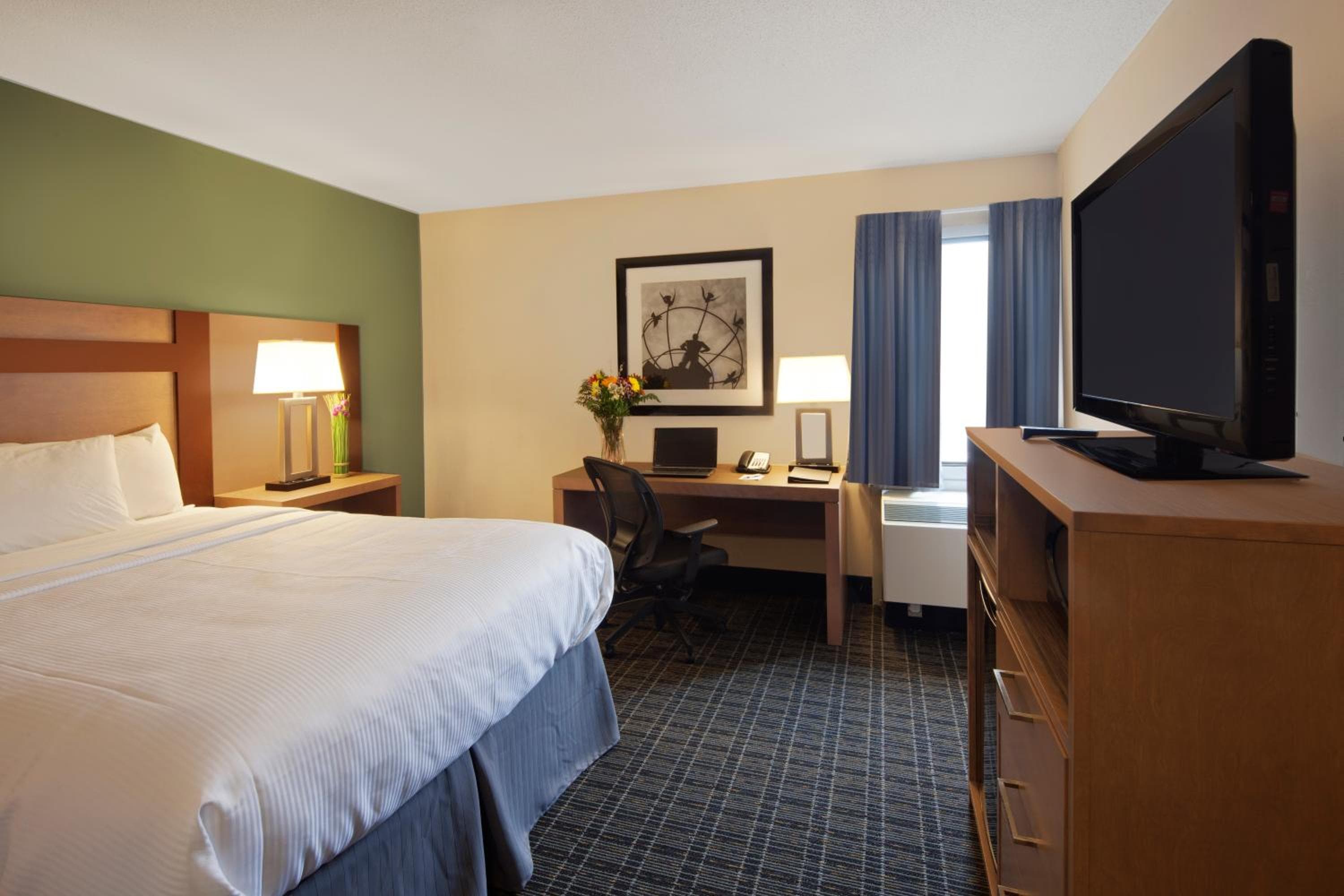 Stay Inn Express Toronto: hotel room