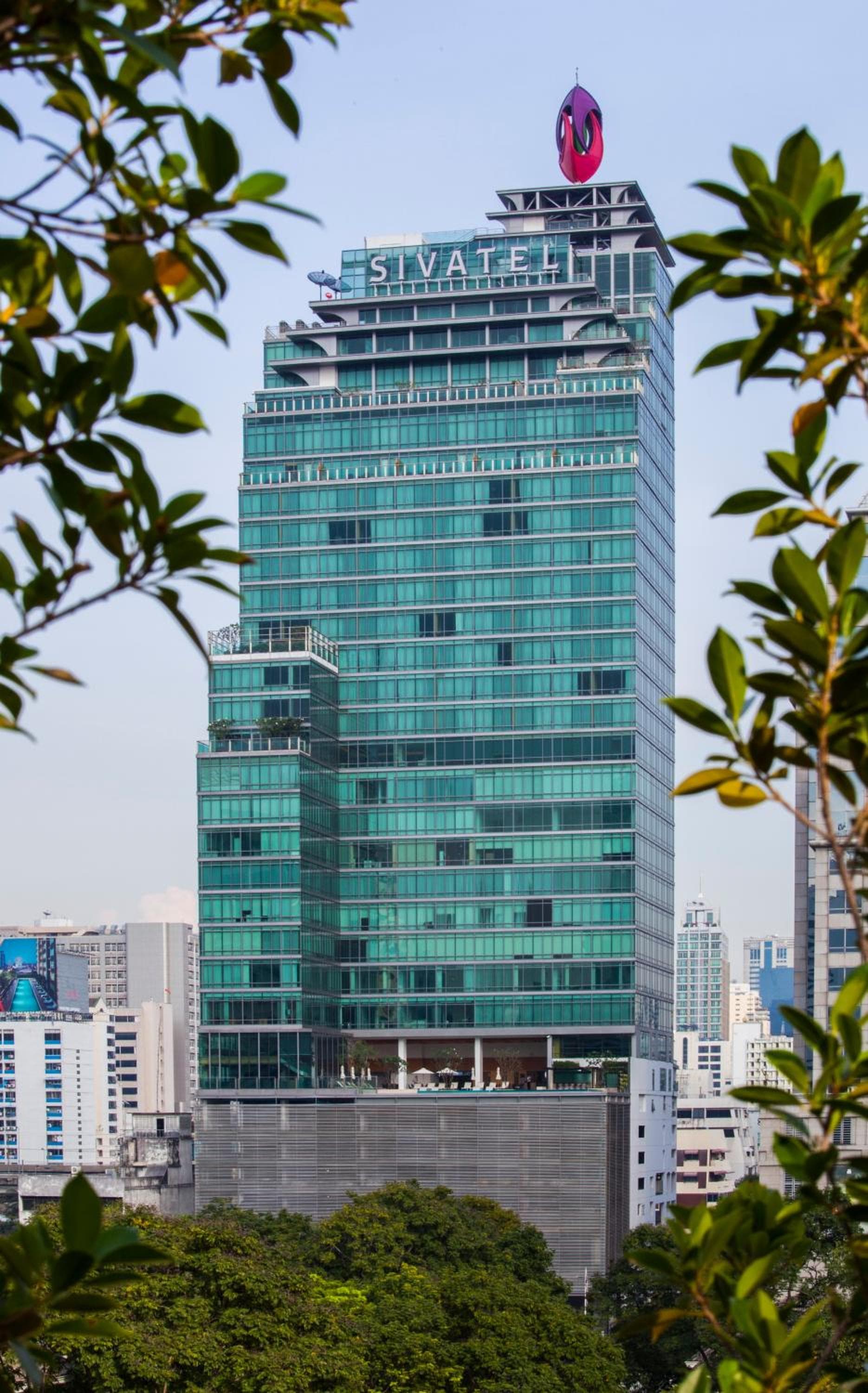 Sivatel Bangkok Hotel: building