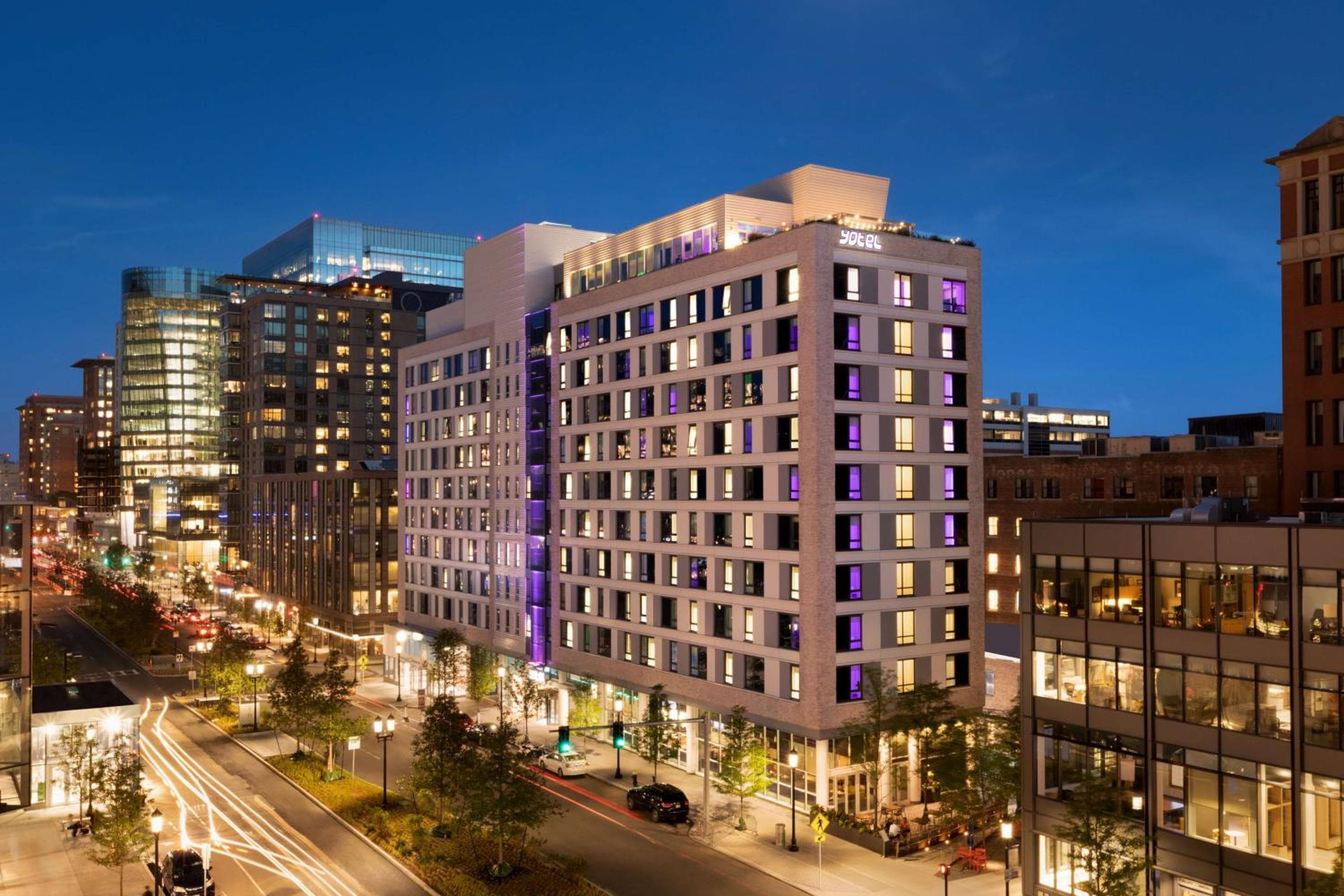 YOTEL Boston: building