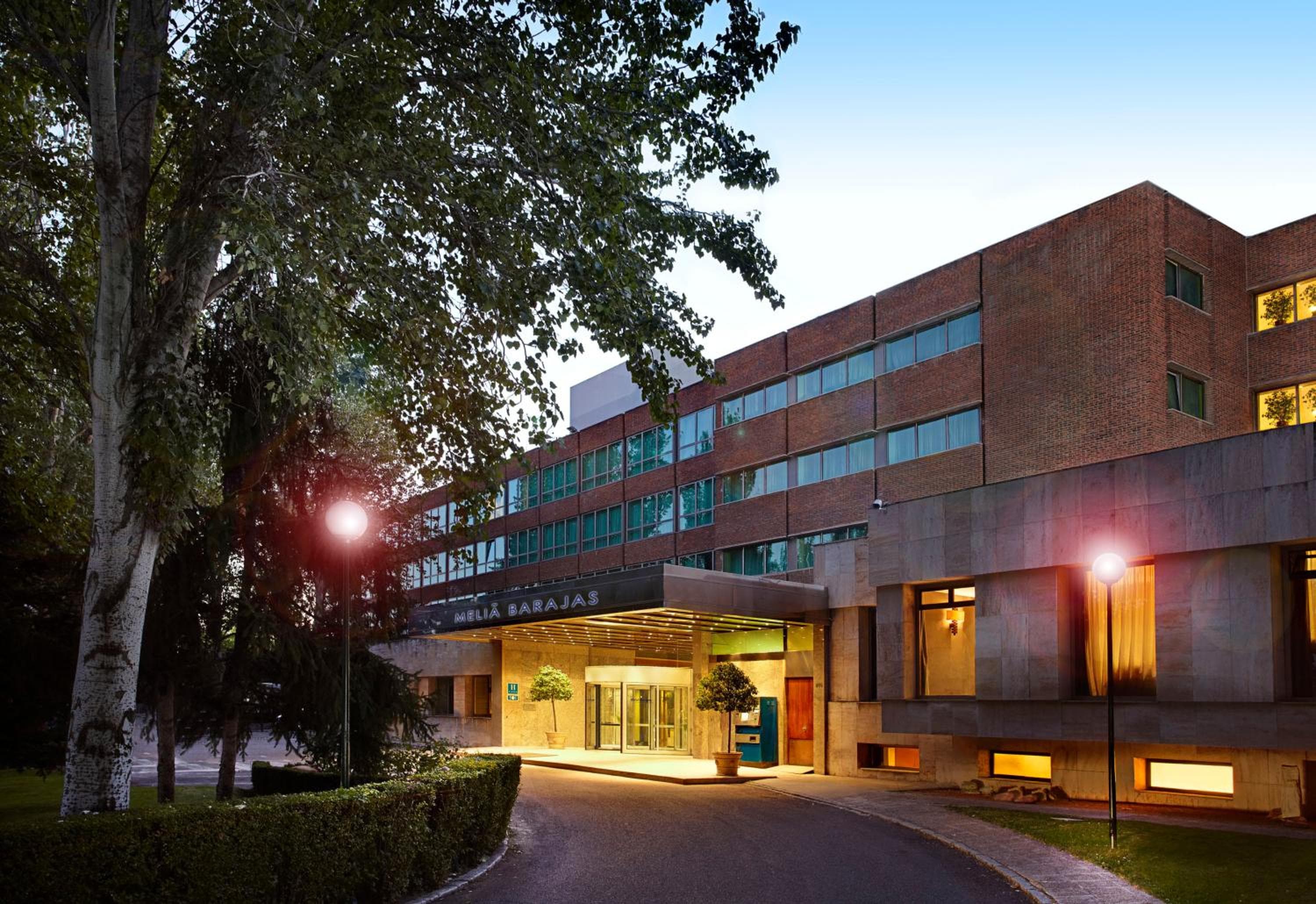 Meliá Madrid Barajas: building