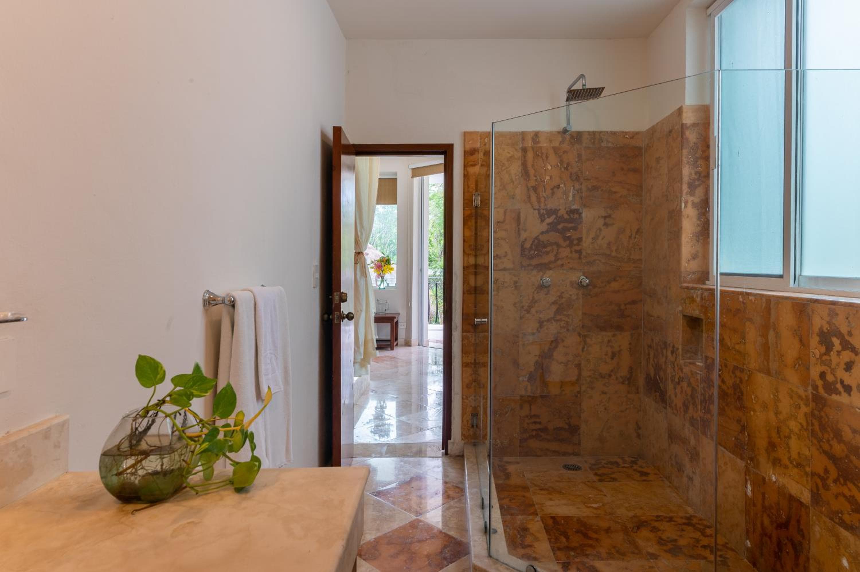 Villa Palmeras: bathroom