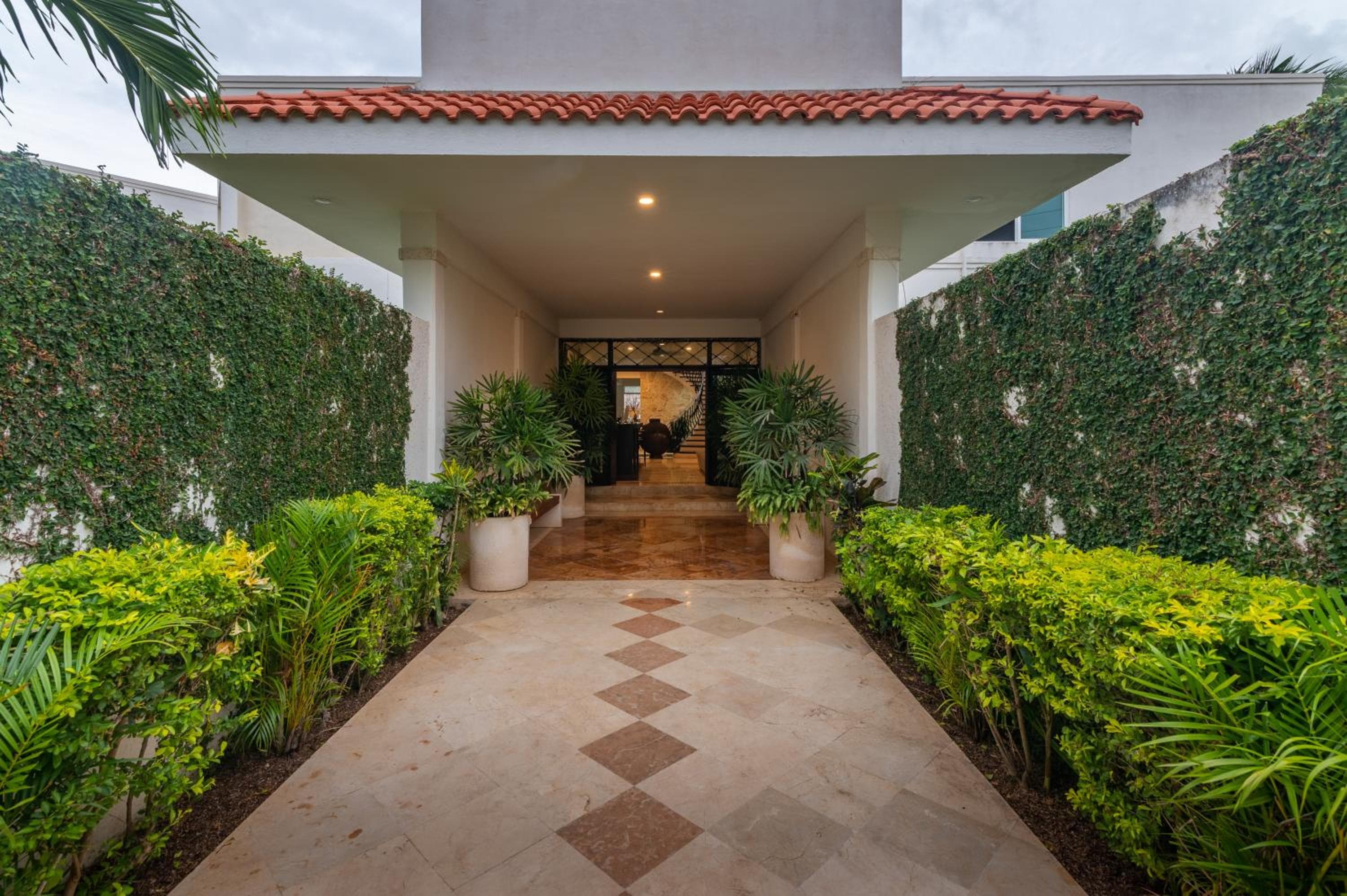 Villa Palmeras: building