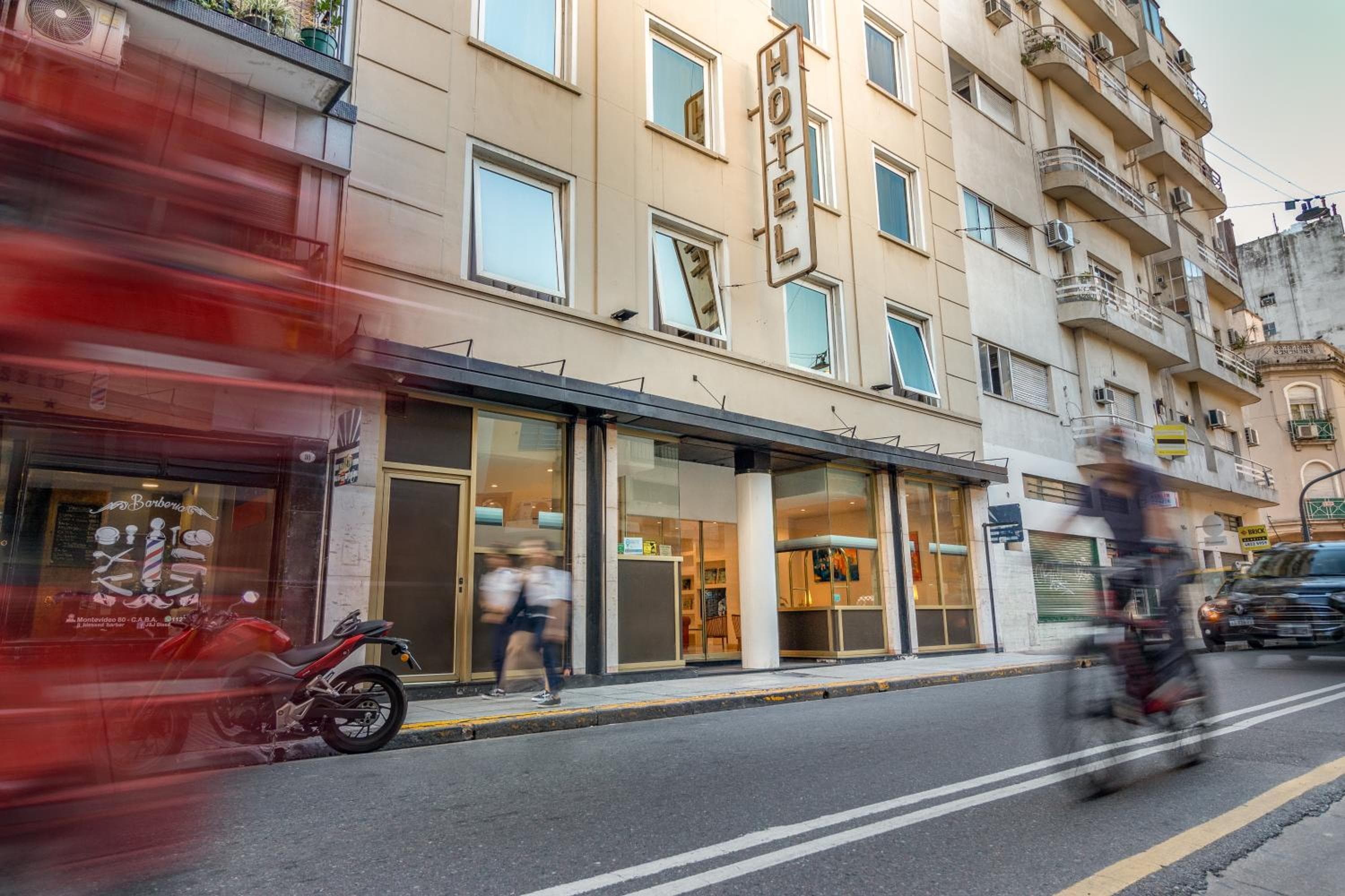 Up Congreso Hotel: building