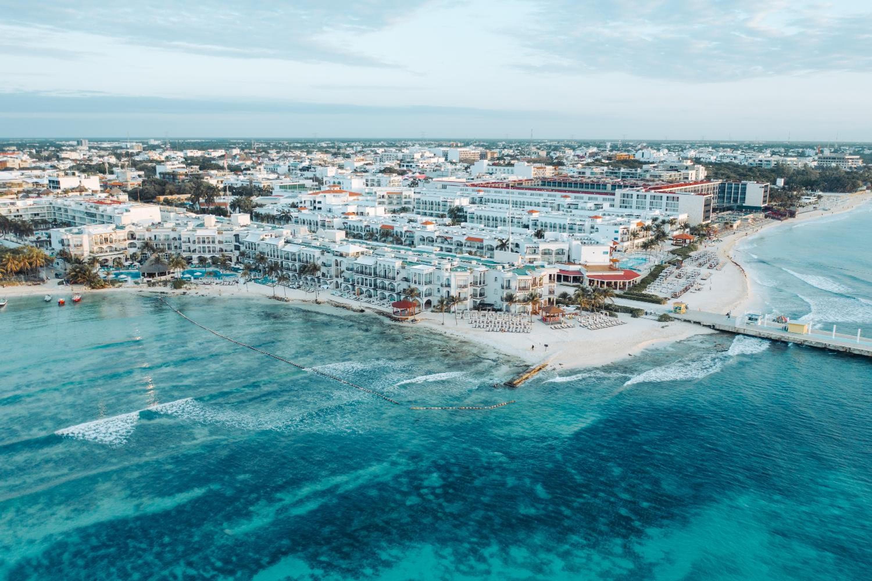 Wyndham Alltra Playa del Carmen Adults Only All Inclusive: building