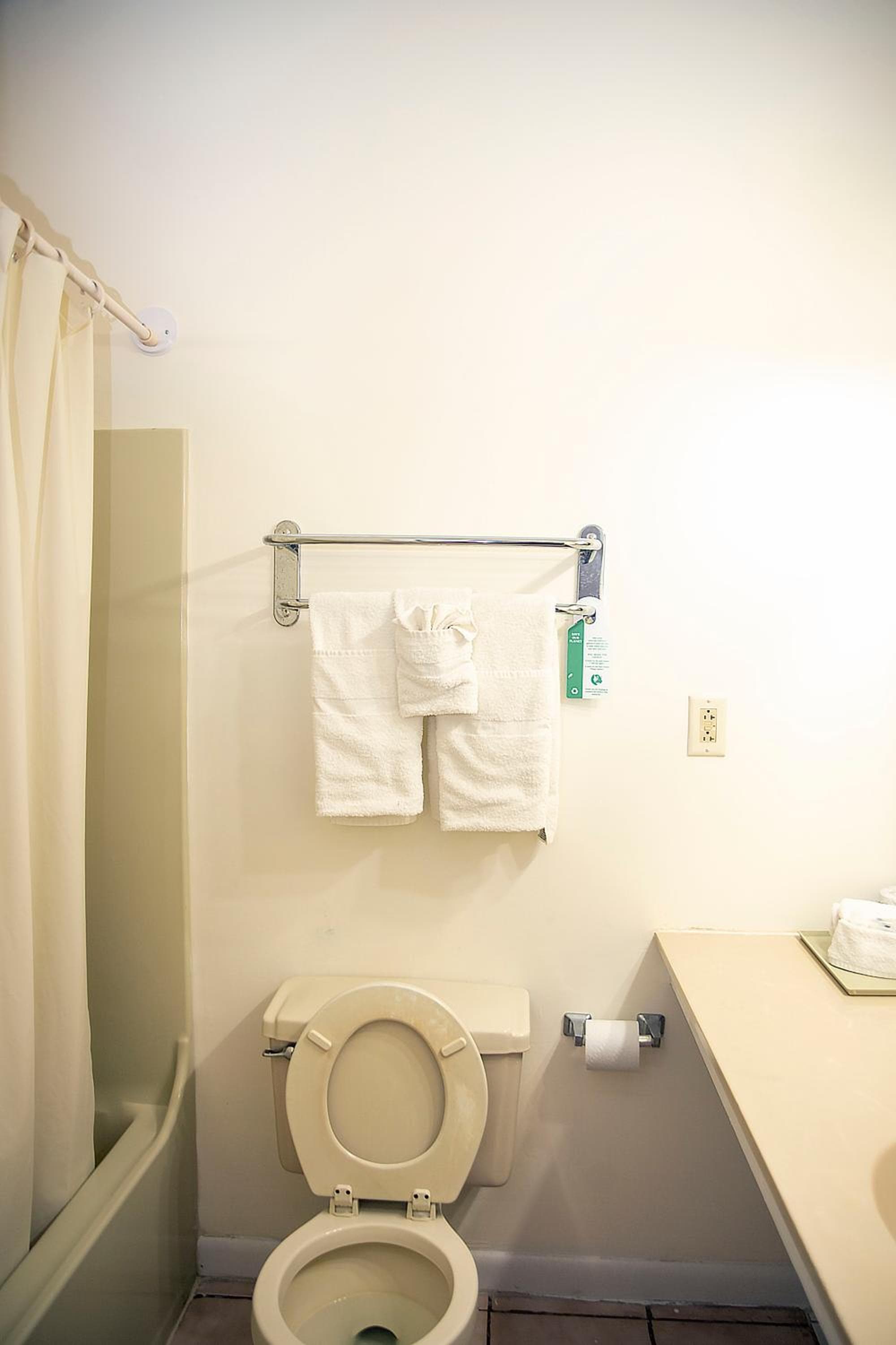 Orange Hill Beach Inn