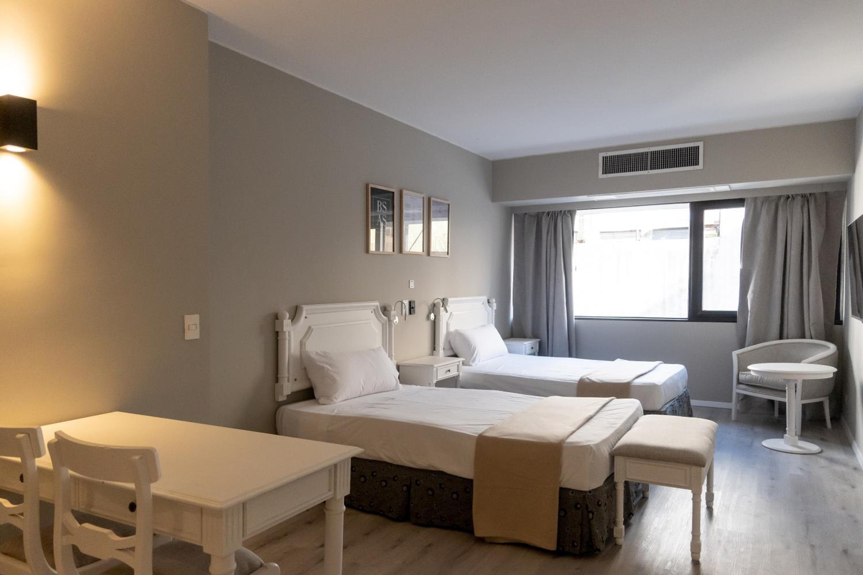 Up América Plaza: hotel room