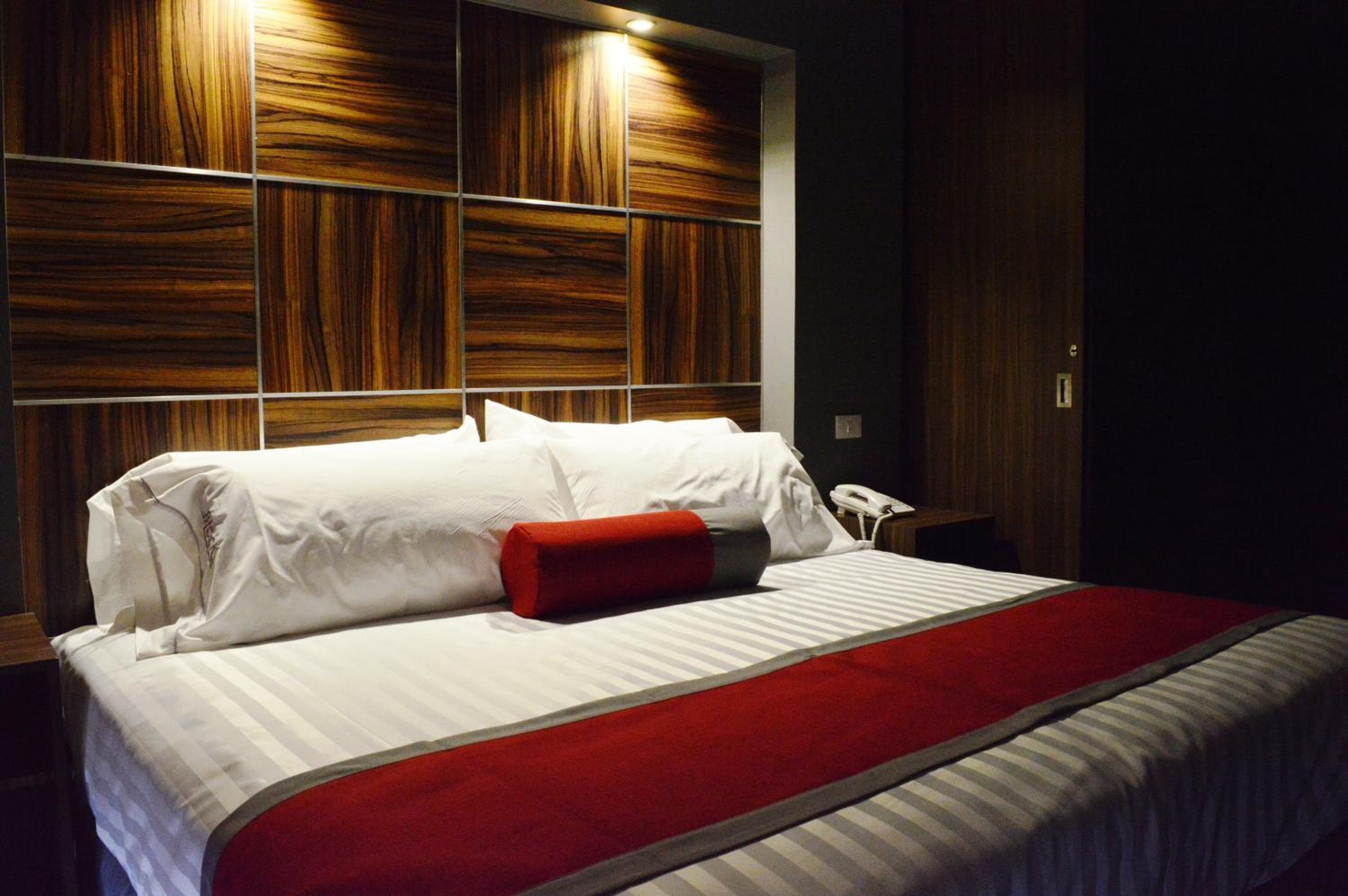 Hotel Block Suites: hotel room