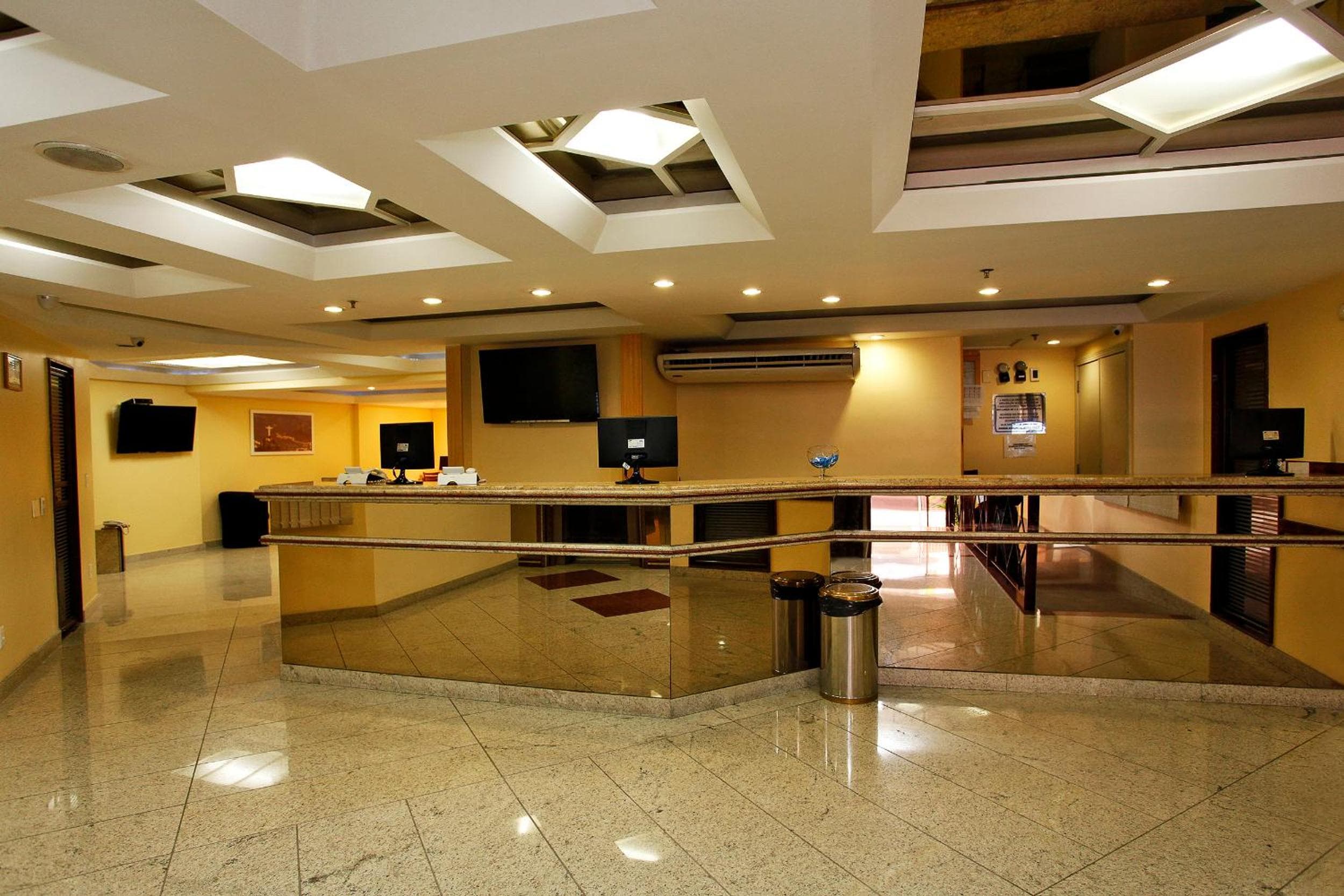 Elegance Praia Hotel