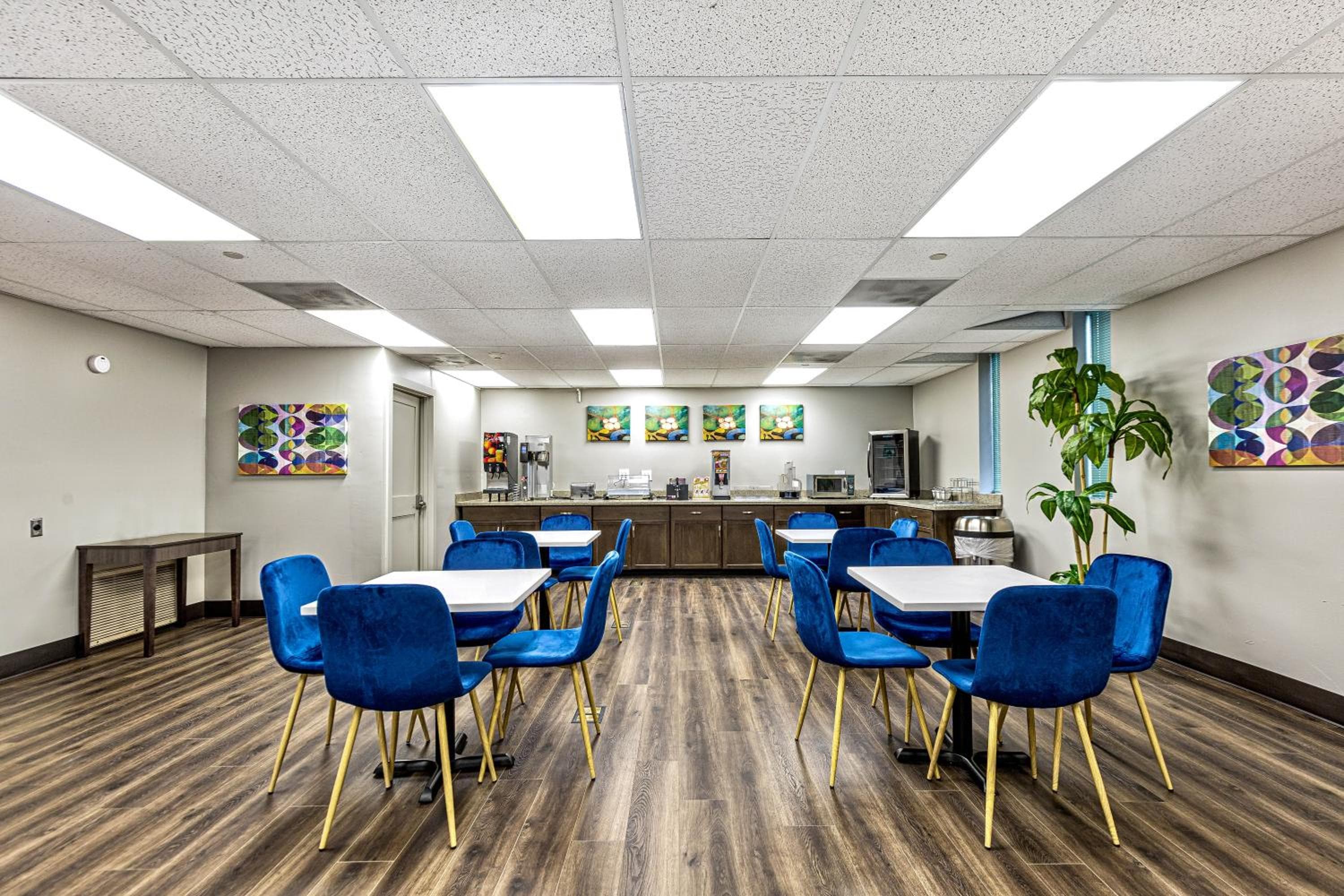 SureStay Plus Hotel by Best Western SeaTac Airport