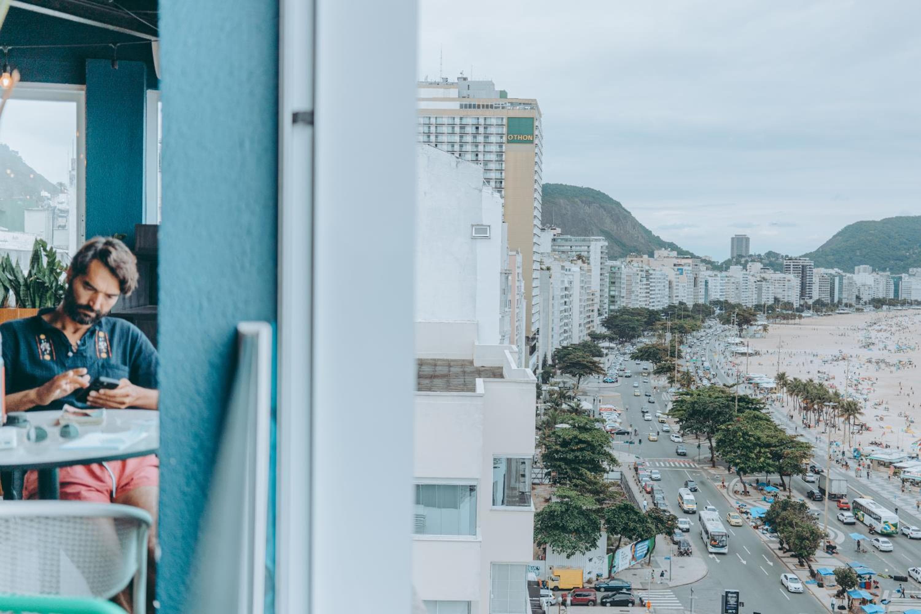 Socialtel Copacabana: human