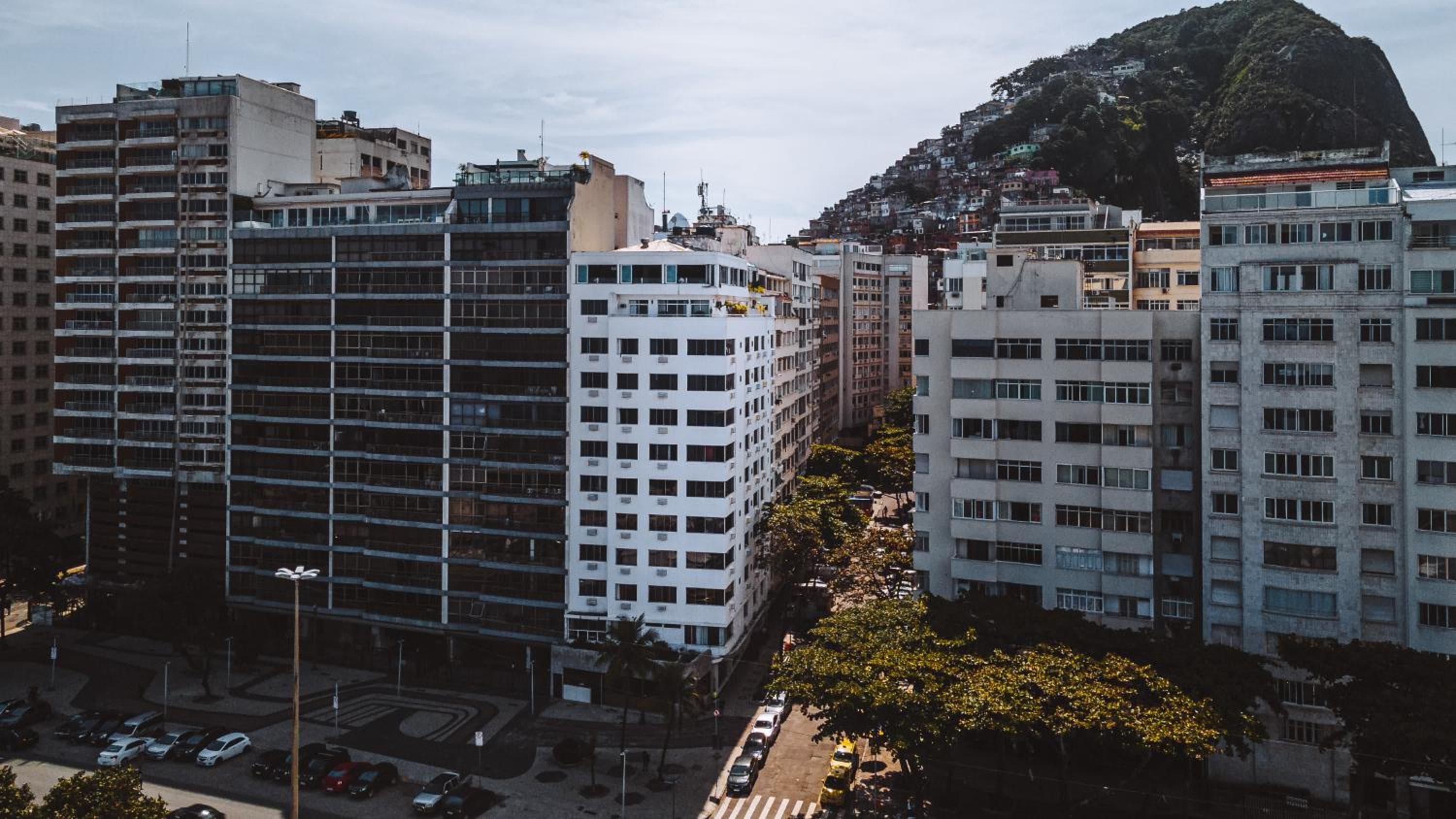Socialtel Copacabana: building