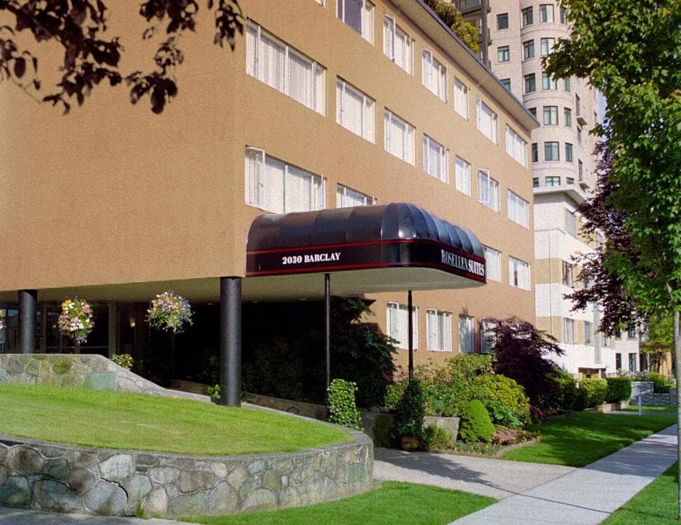 Rosellen Suites at Stanley Park: building