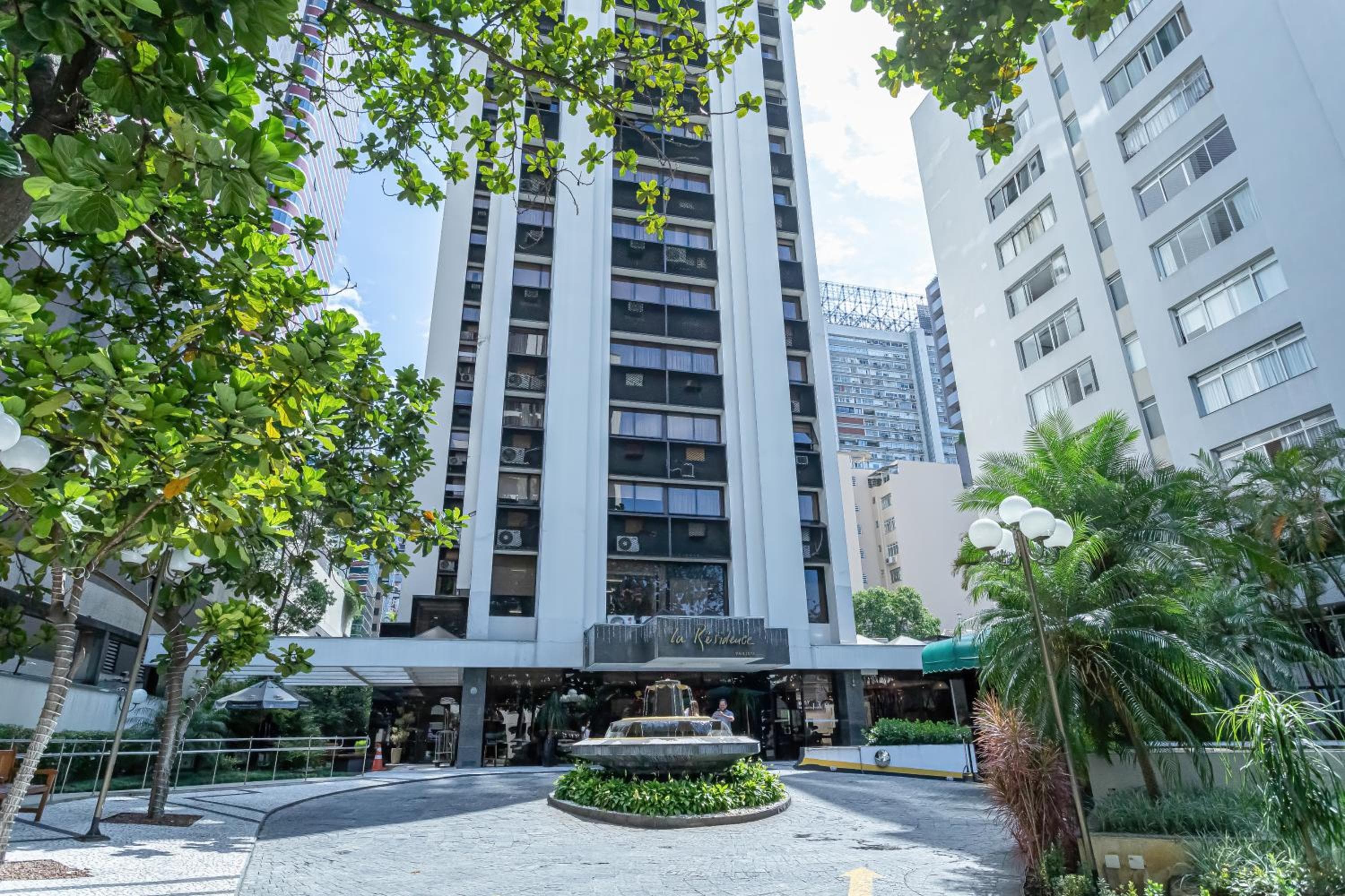 H4 La Residence Paulista: building