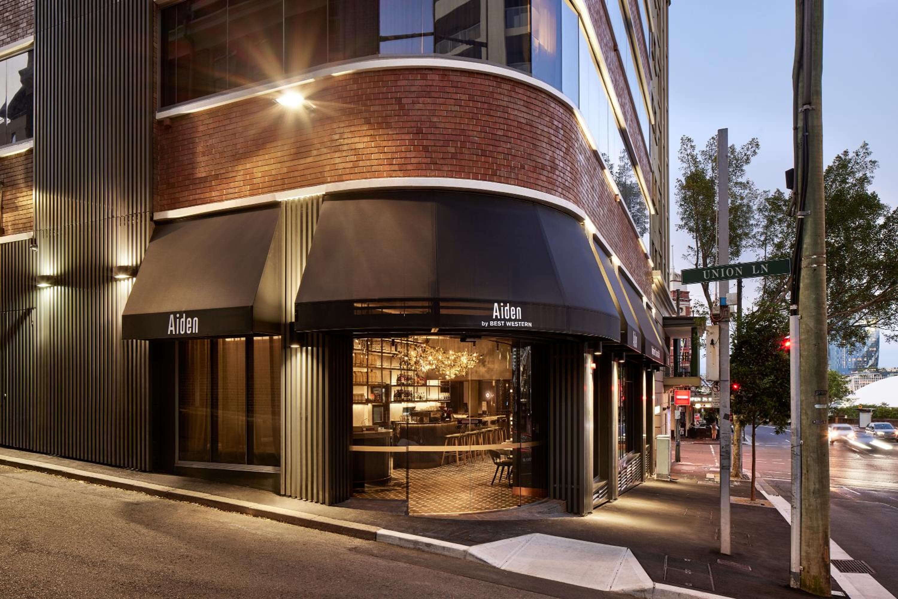 Aiden by Best Western Darling Harbour: building