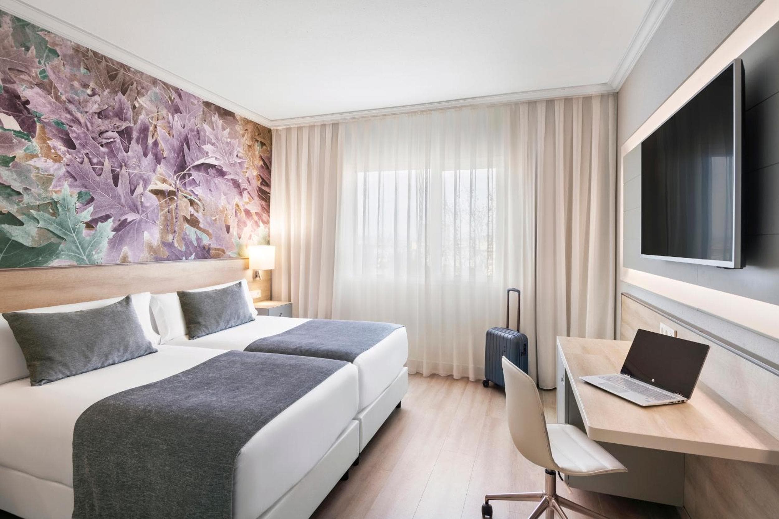 Salles Ciutat del Prat Barcelona Airport: bedroom