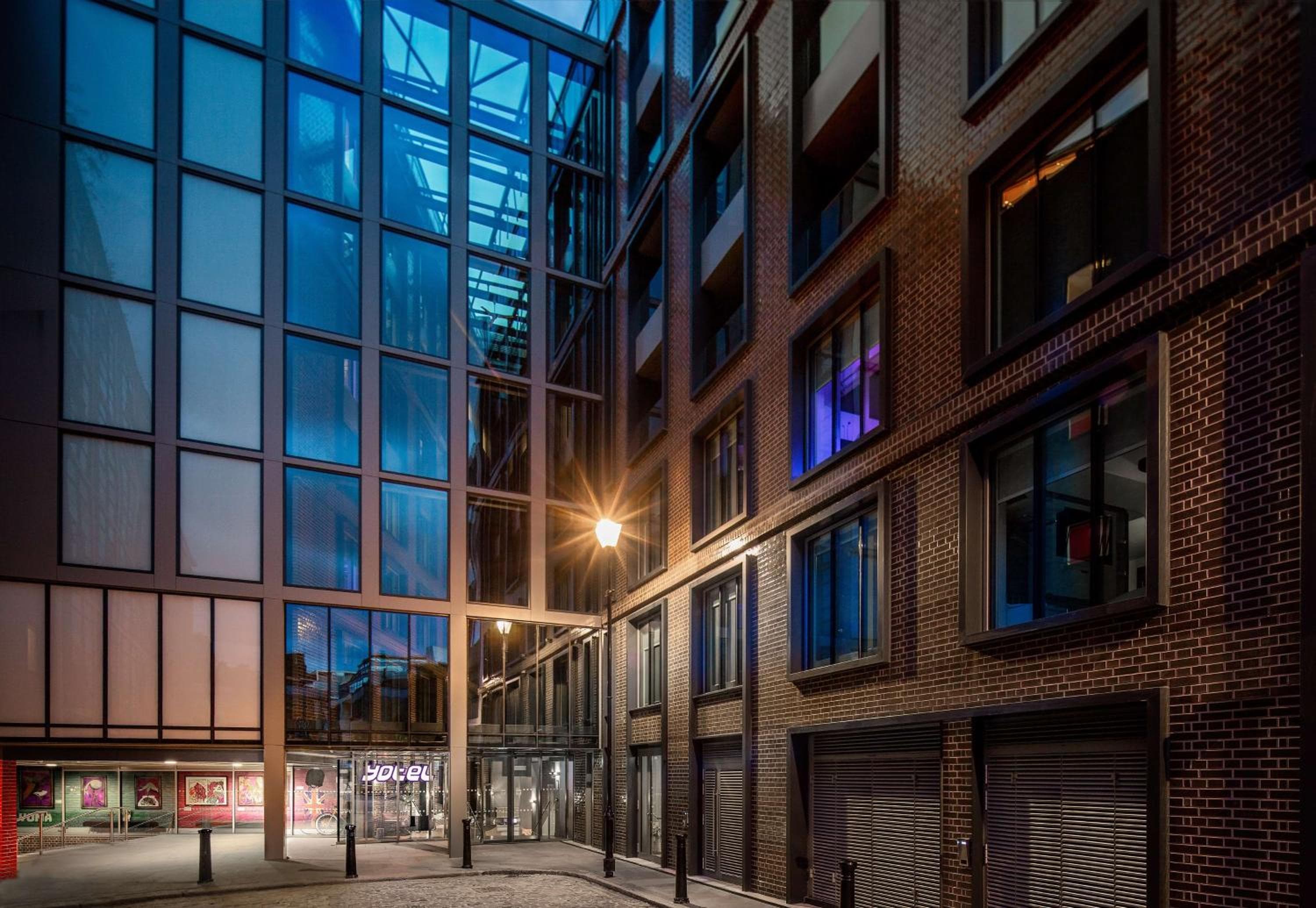 YOTEL London City: building