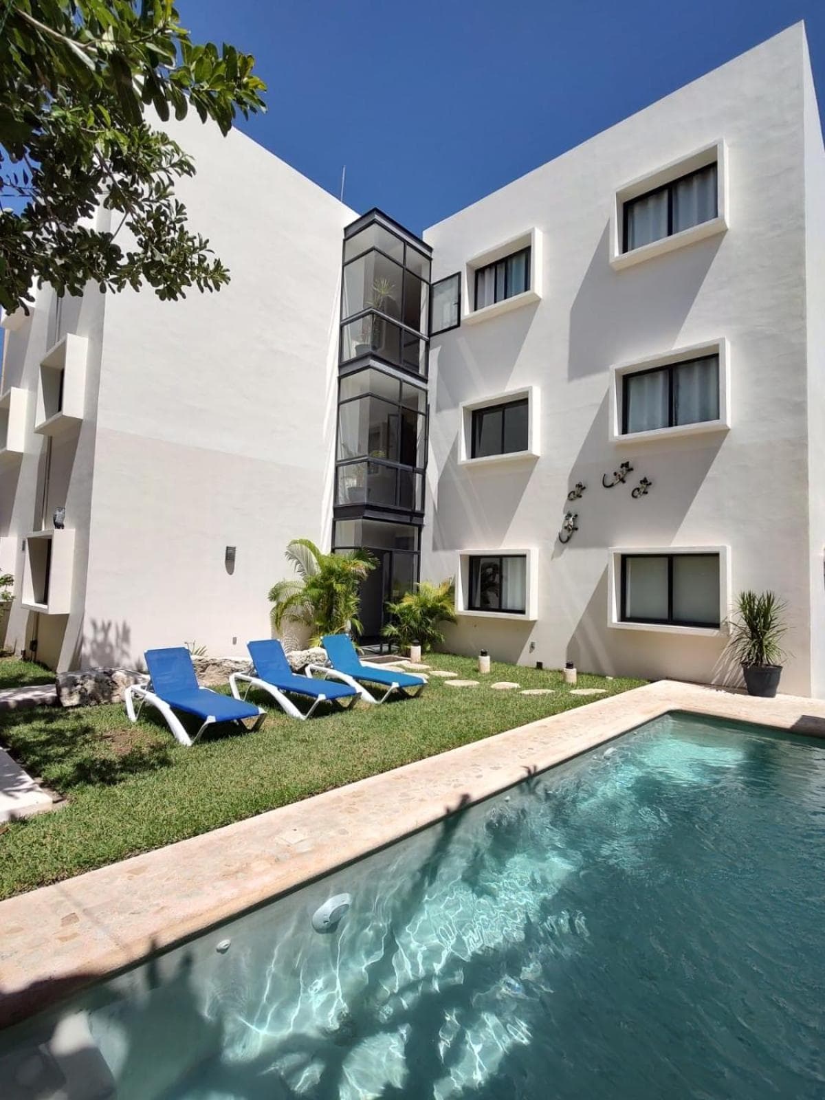 Viento Suites Cancún: building