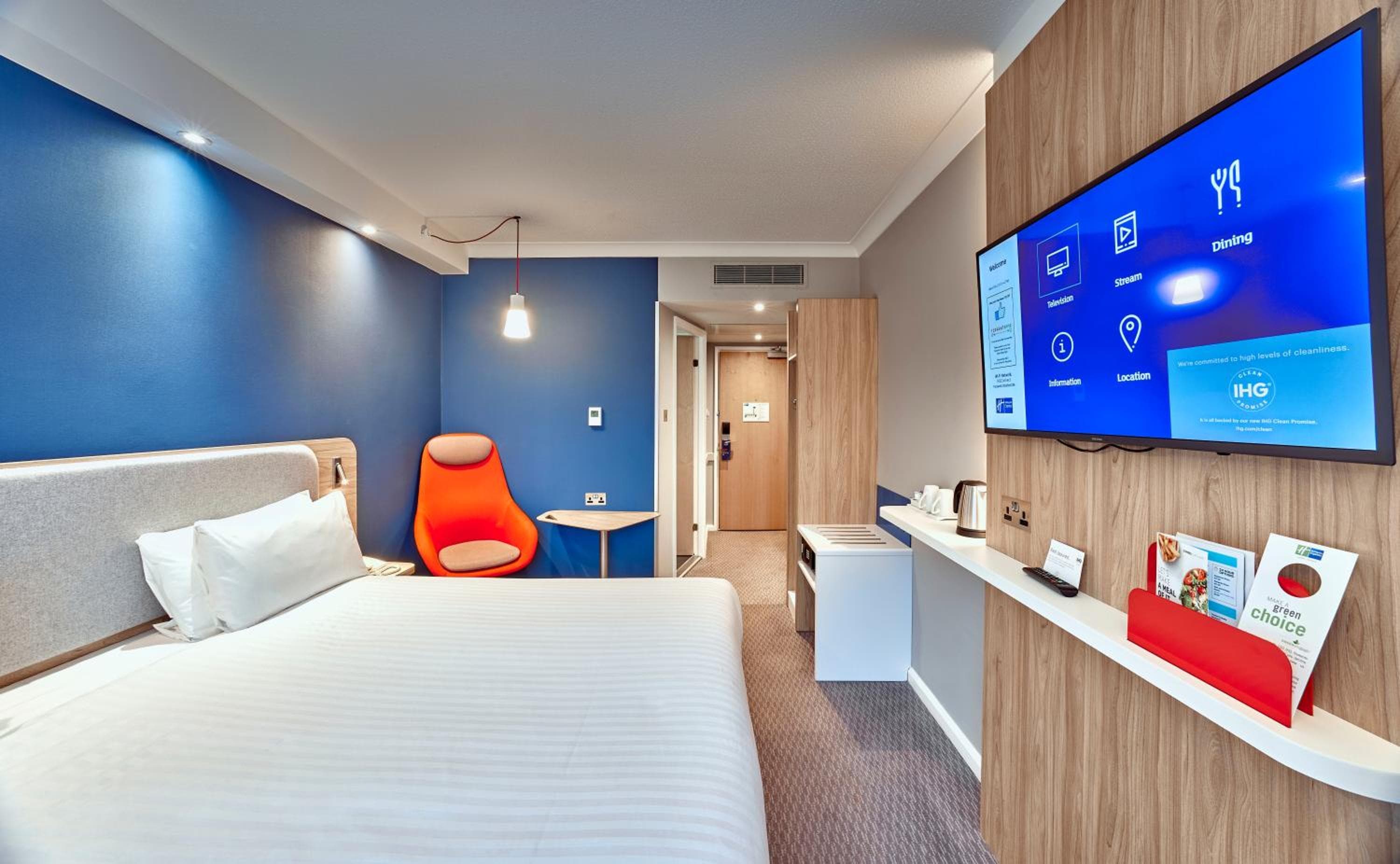 Holiday Inn Express London Stratford by IHG: hotel room