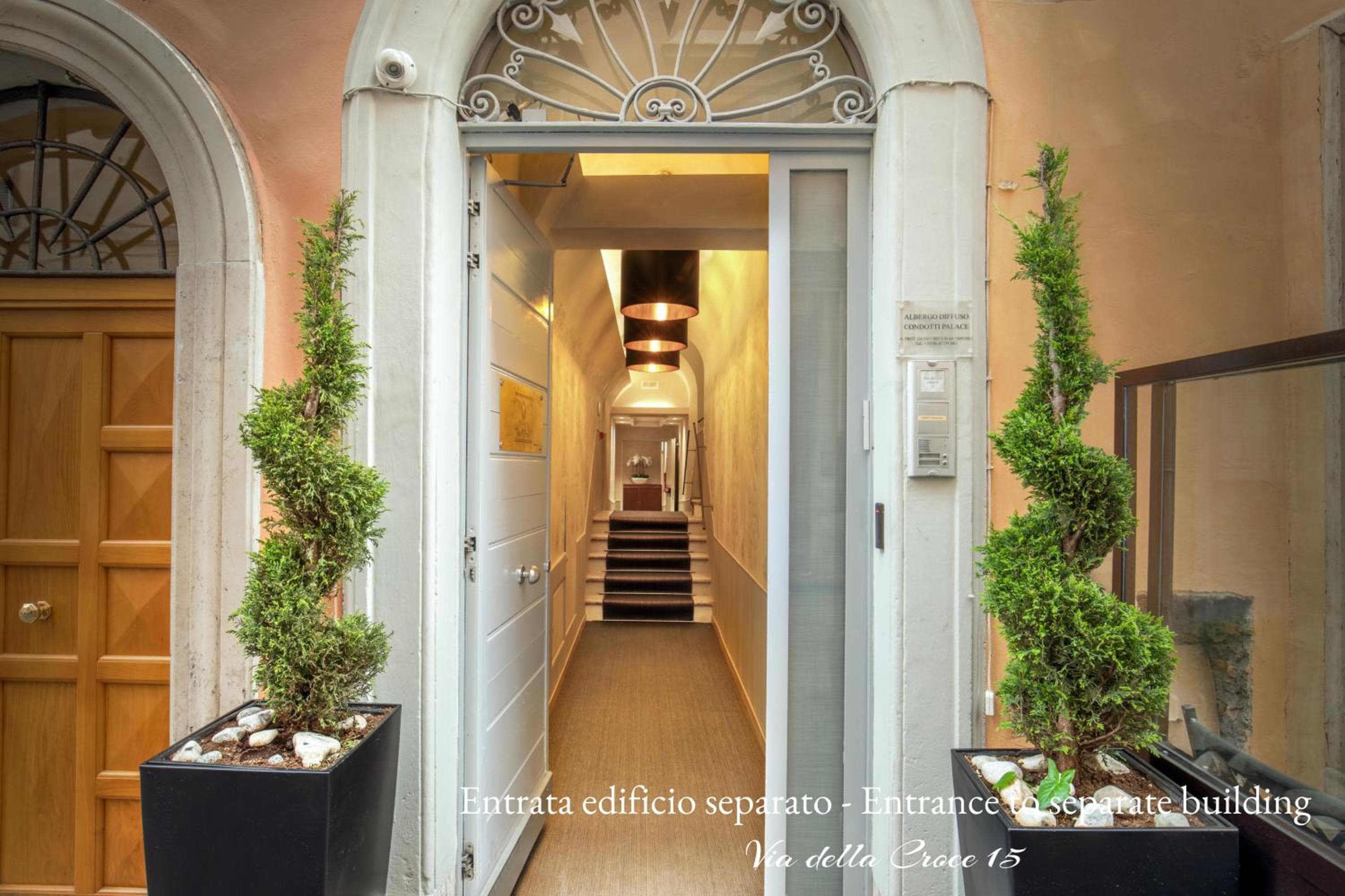 Condotti Boutique Hotel: building