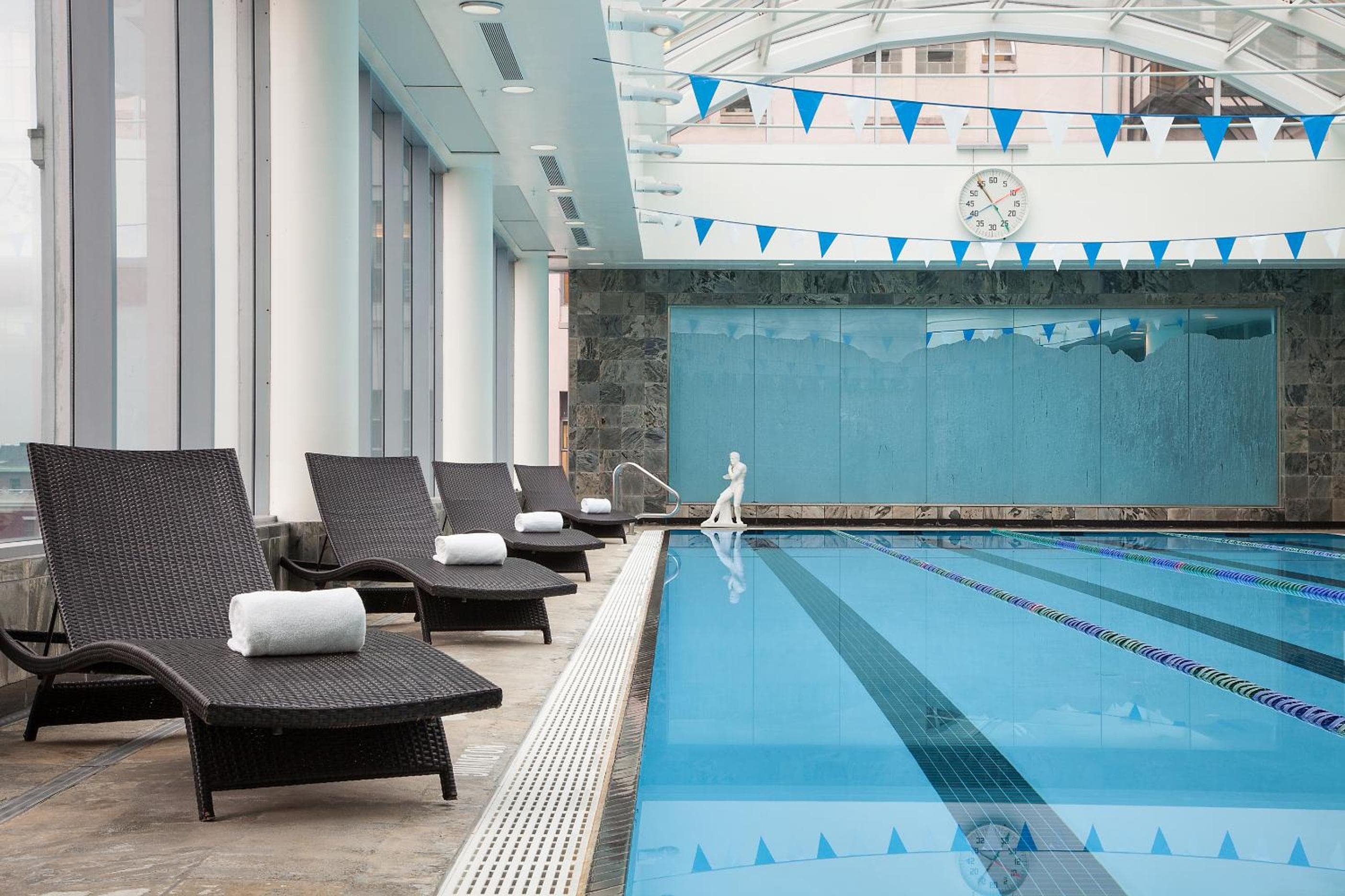 Auberge Vancouver Hotel