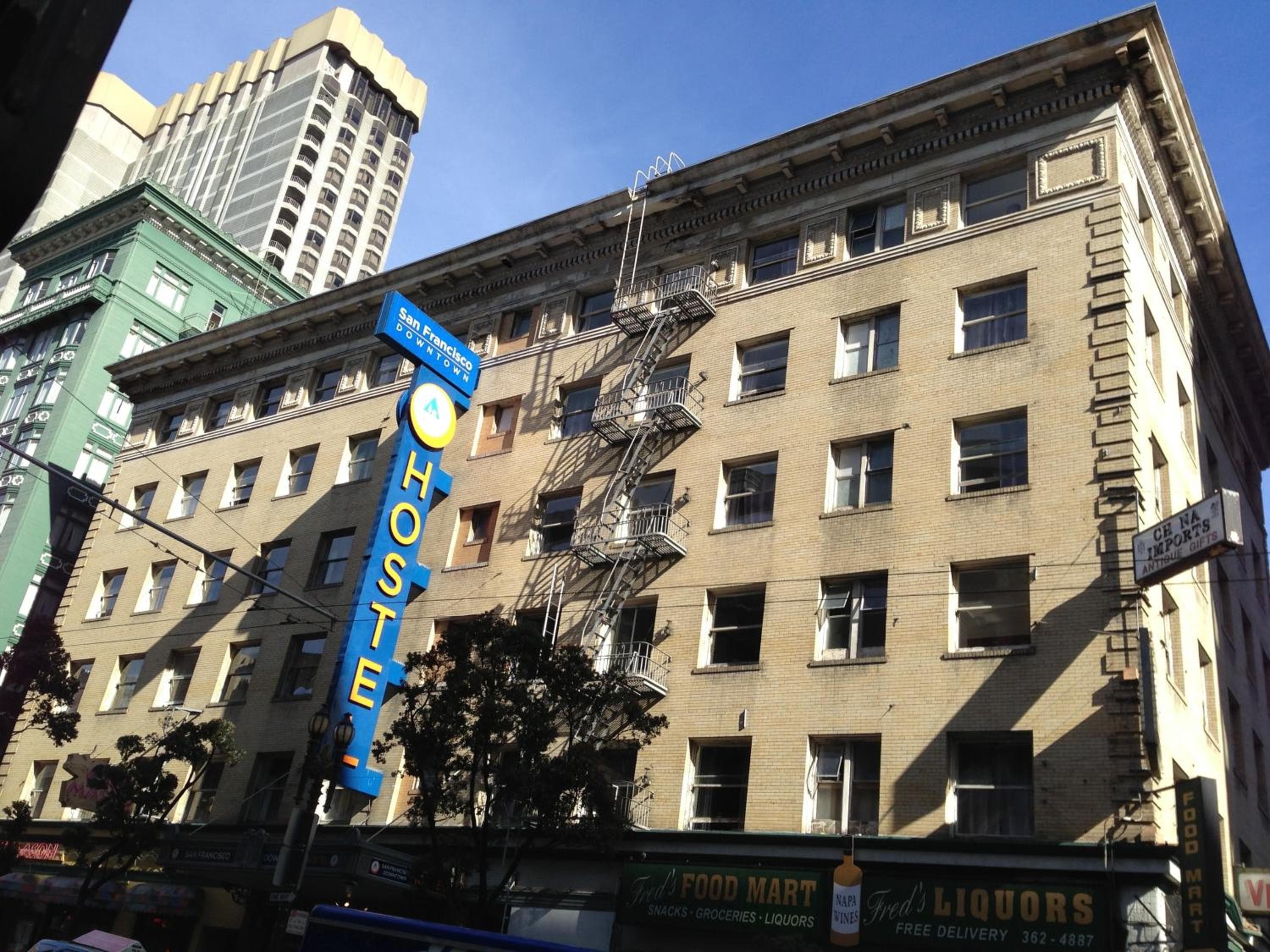 HI San Francisco Downtown Hostel: building