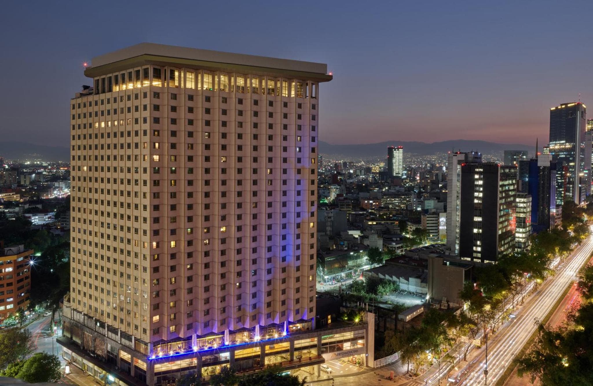 Fiesta Americana Reforma: building