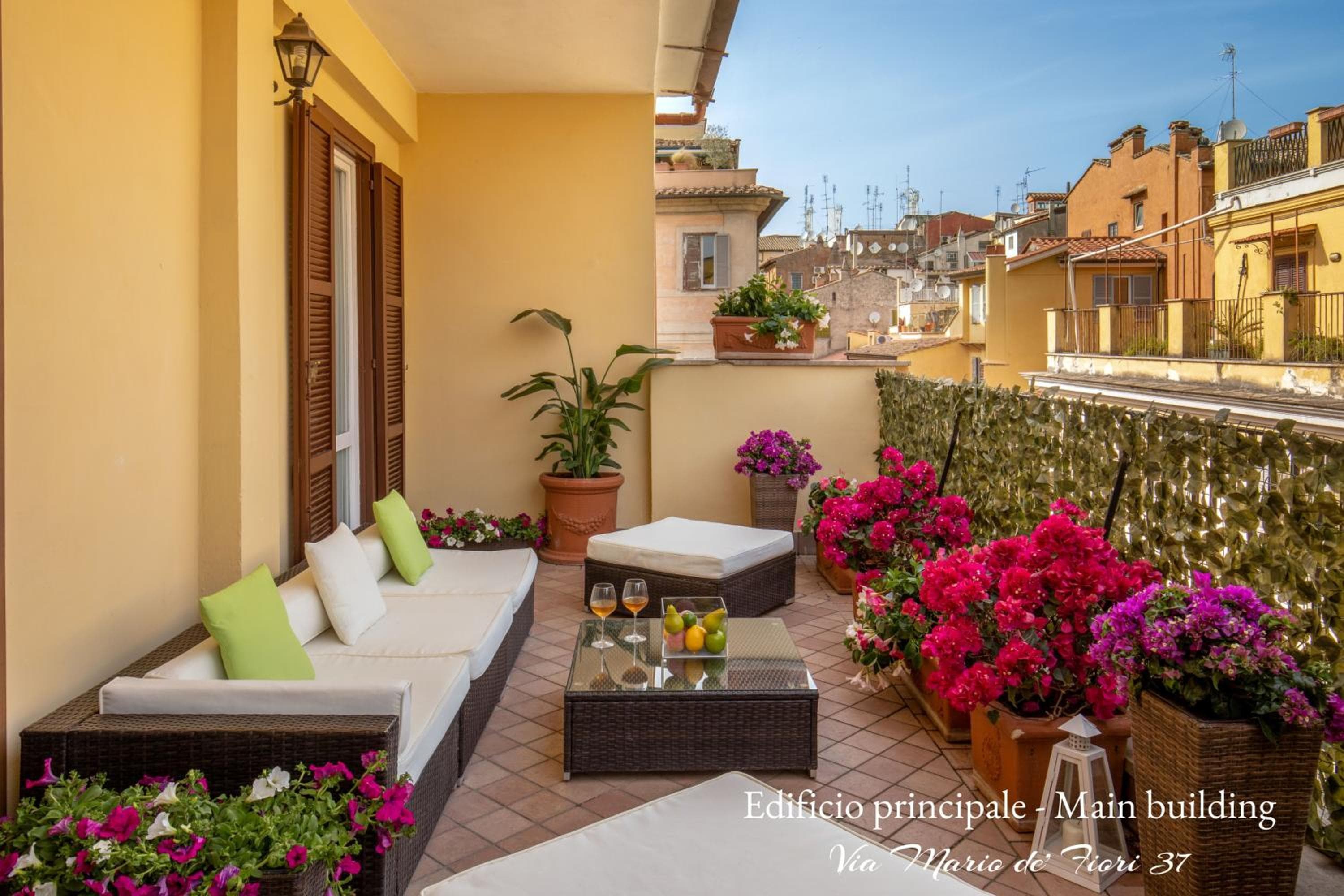 Condotti Boutique Hotel: balance & terrace