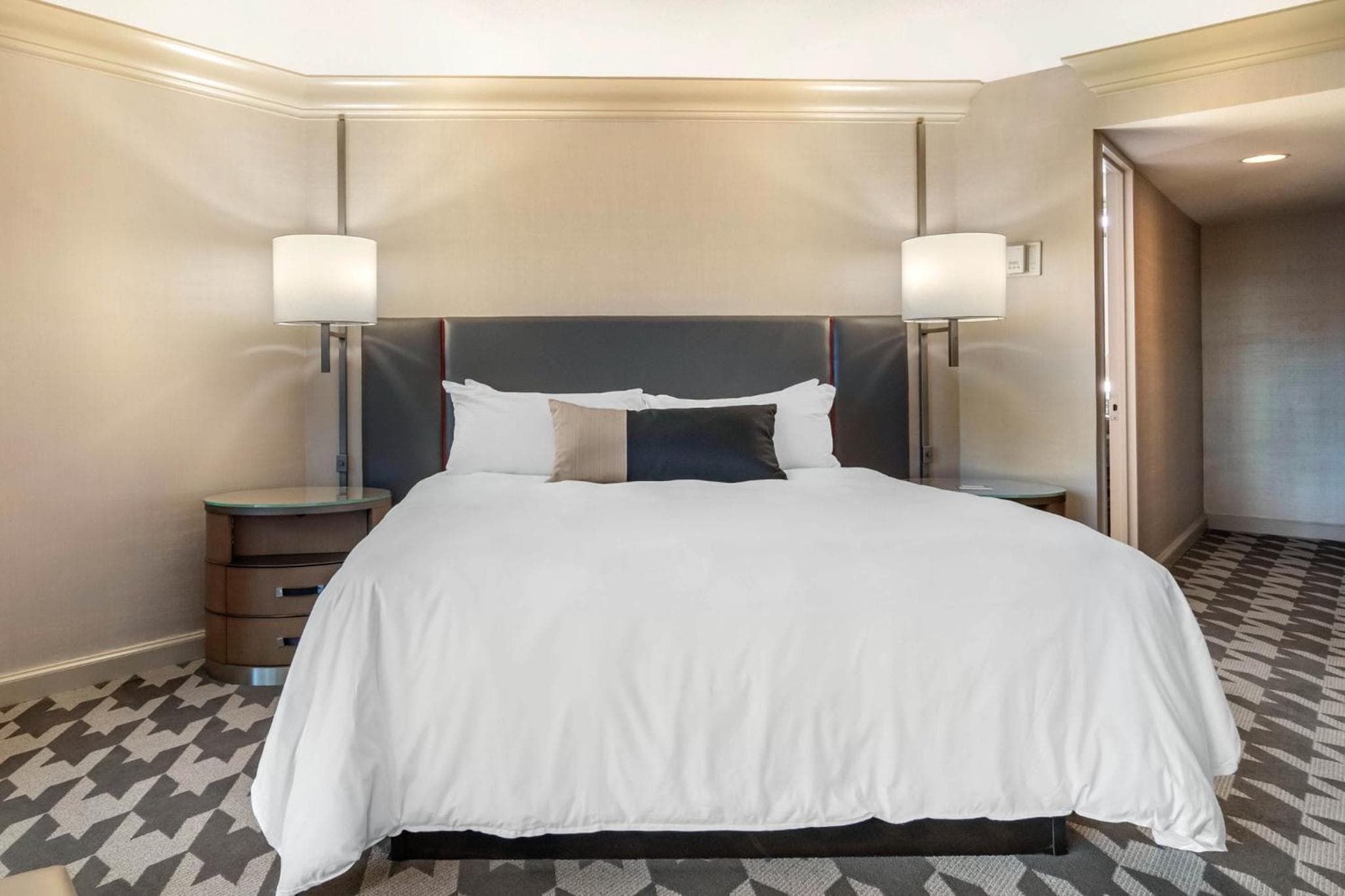 Omni Atlanta Hotel at Centennial Park: hotel room