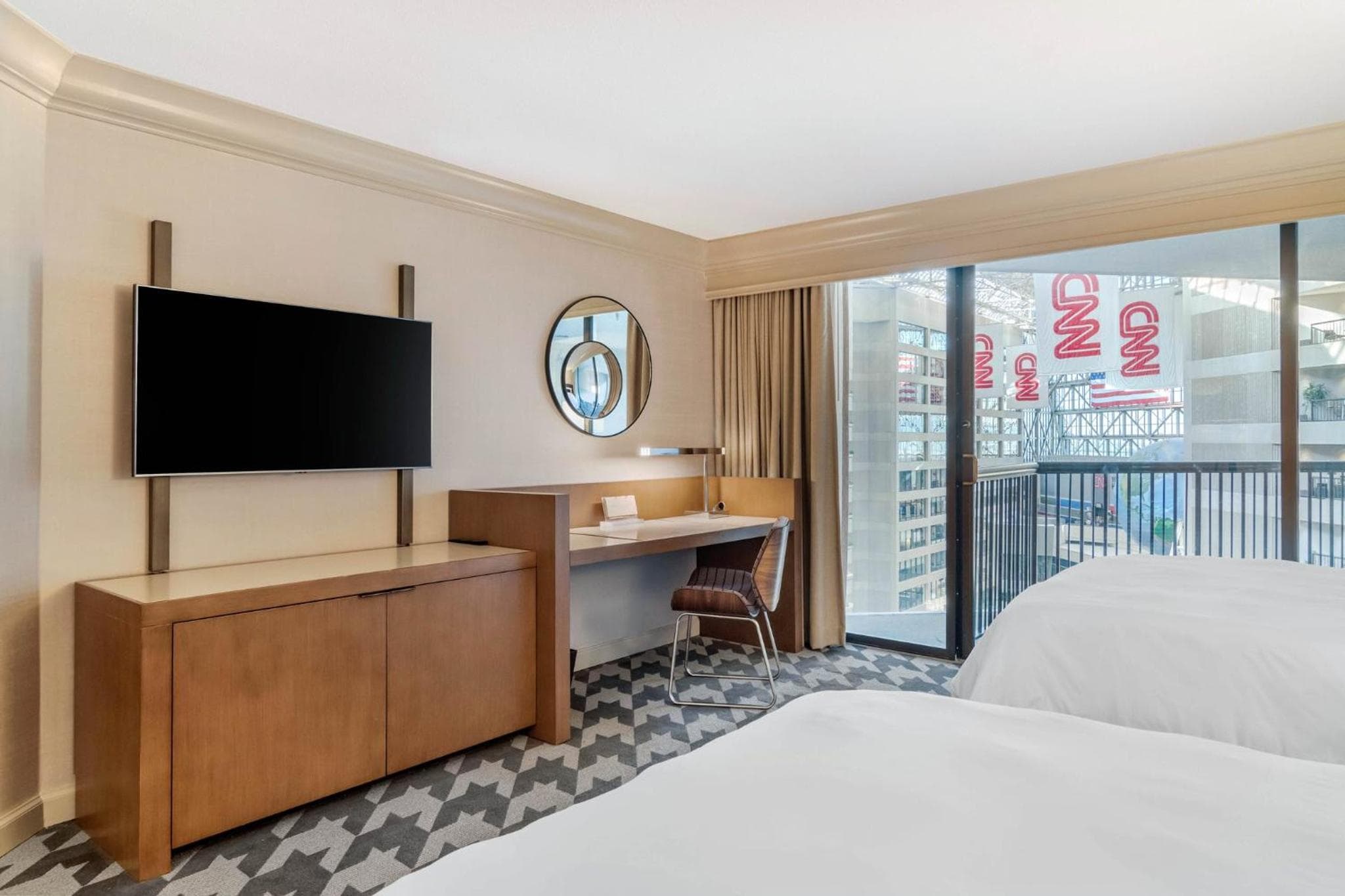 Omni Atlanta Hotel at Centennial Park: hotel room