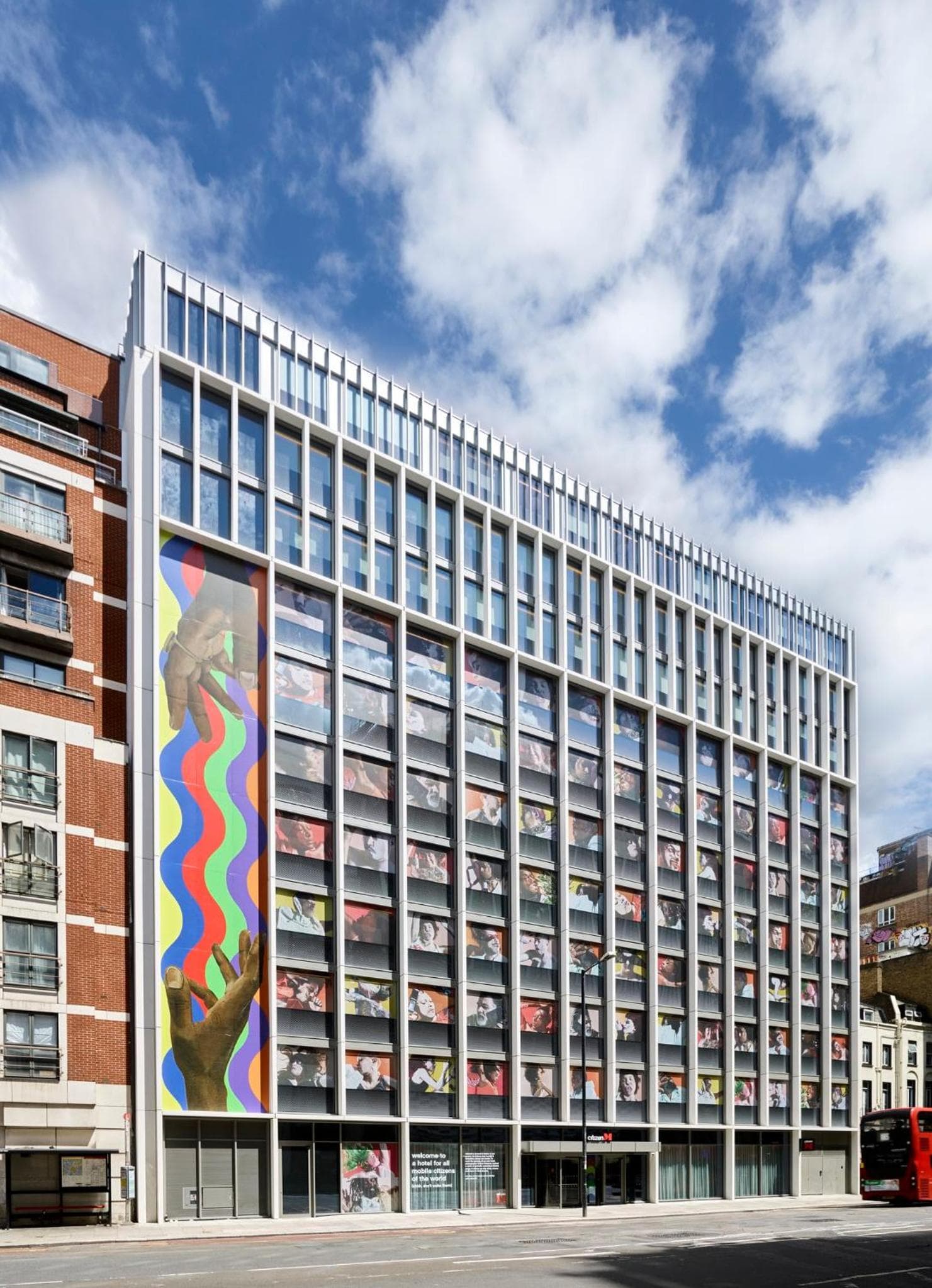 citizenM London Victoria Station: building