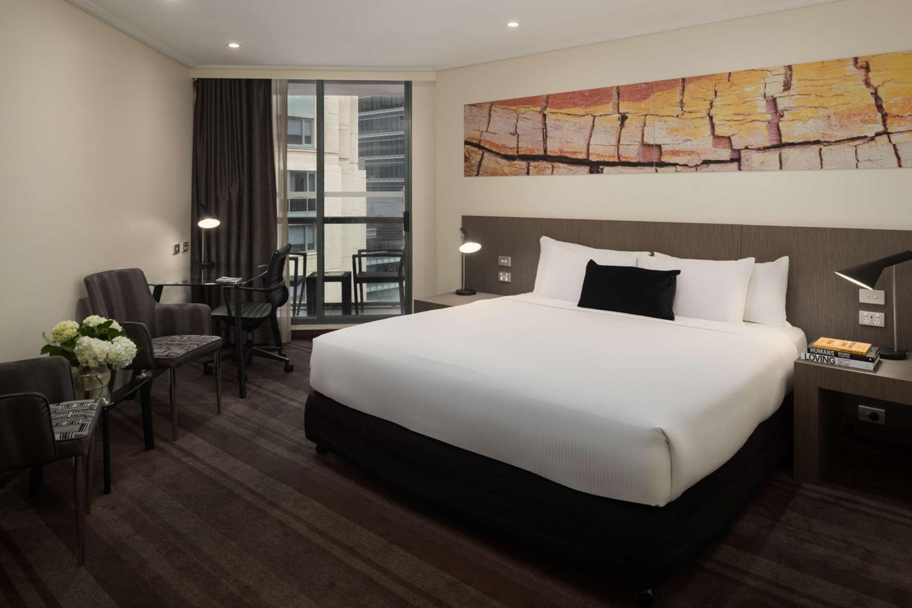 Rydges World Square: hotel room